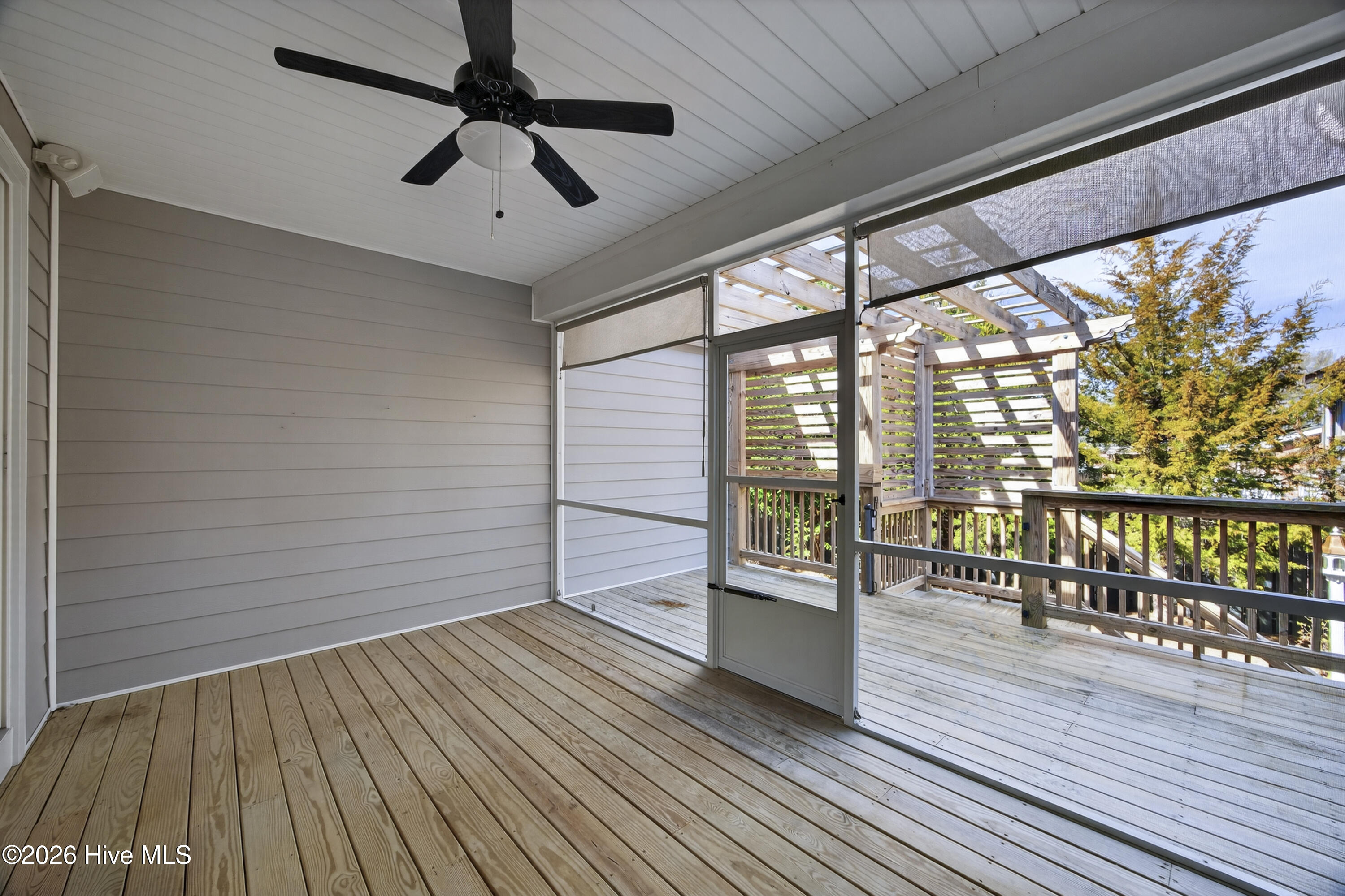 100555140 | Photo 50