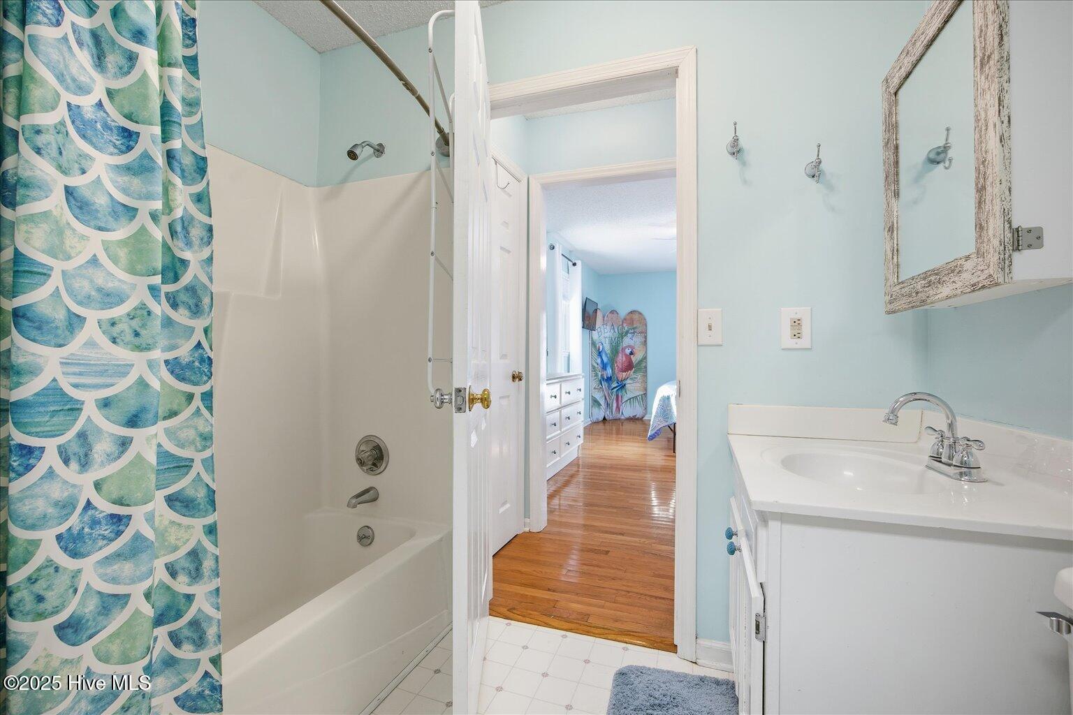 100546688 | Photo 29