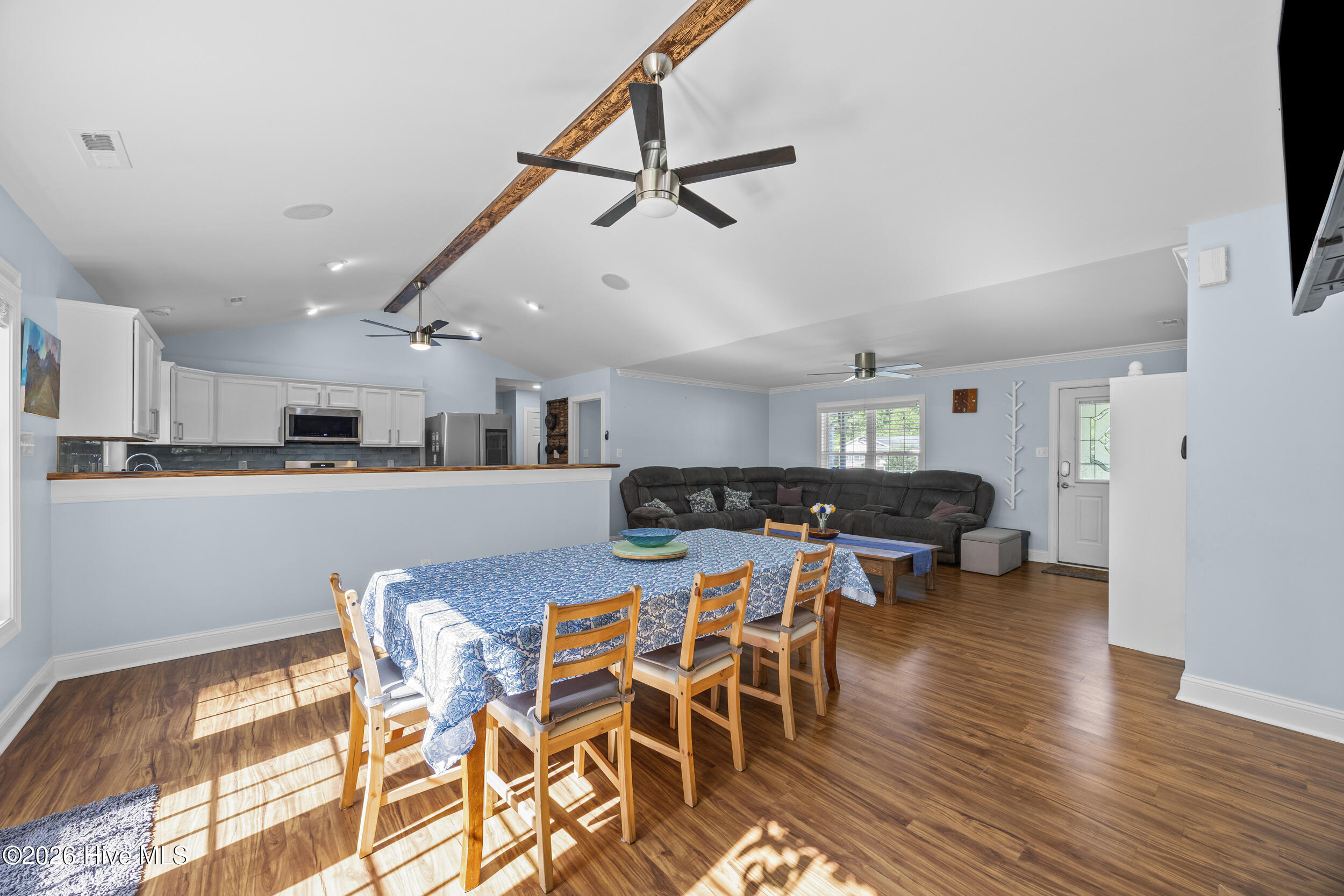 100567531 | Photo 11