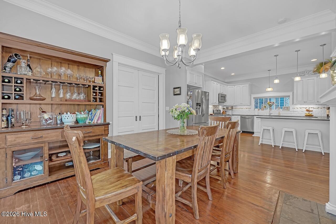 100560028 | Photo 13