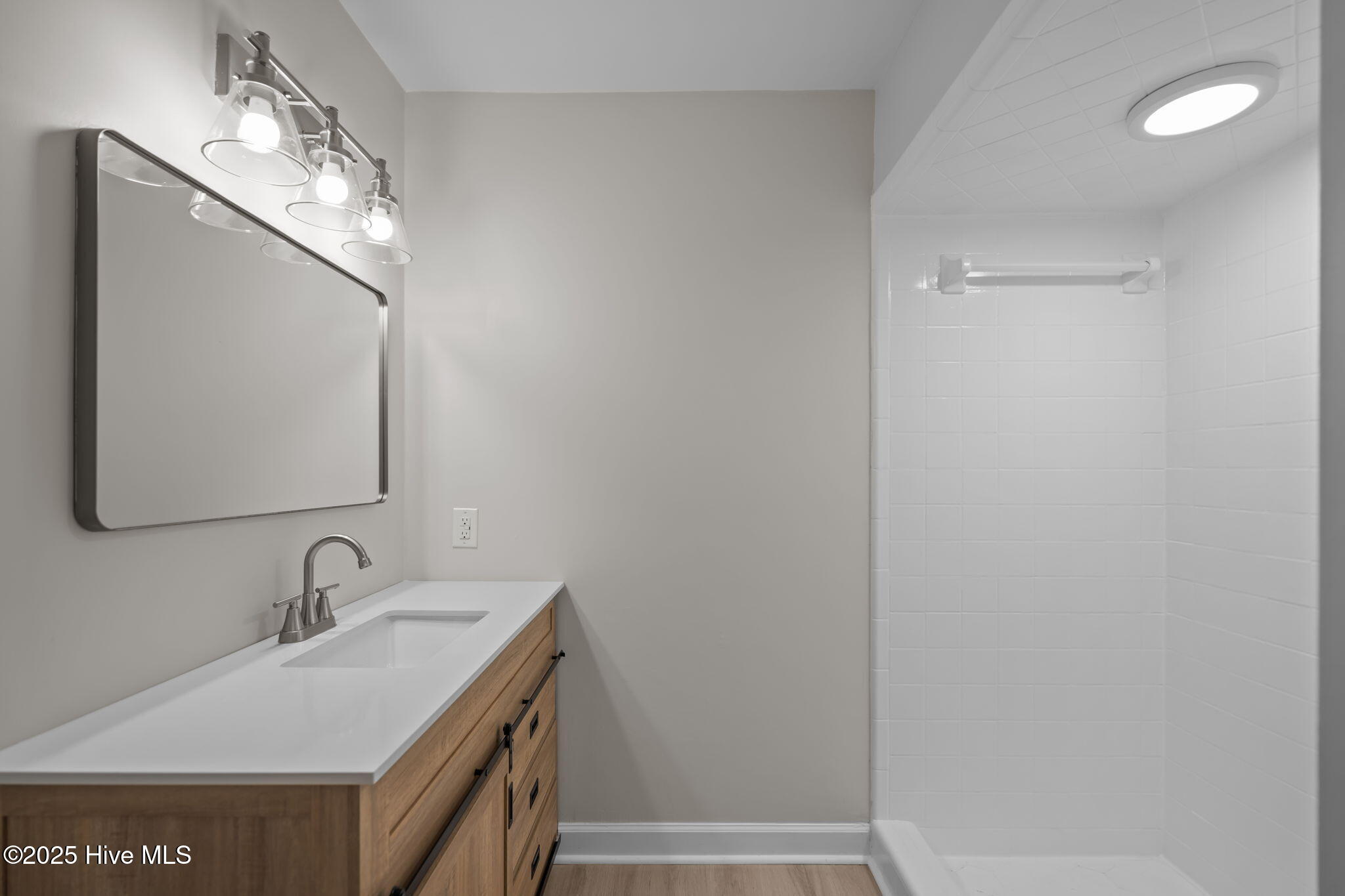 100527627 | Photo 50