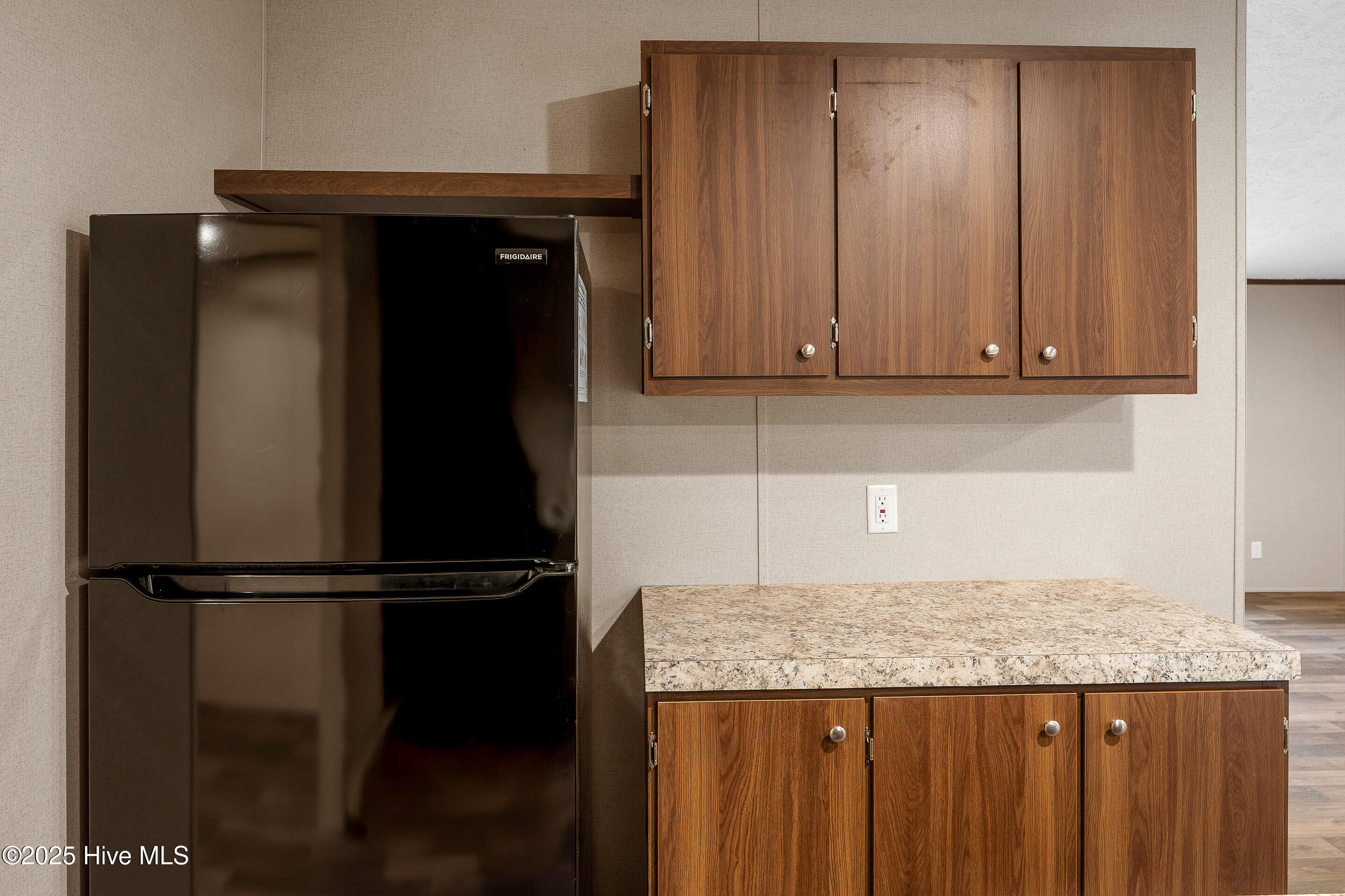 100532325 | Photo 13