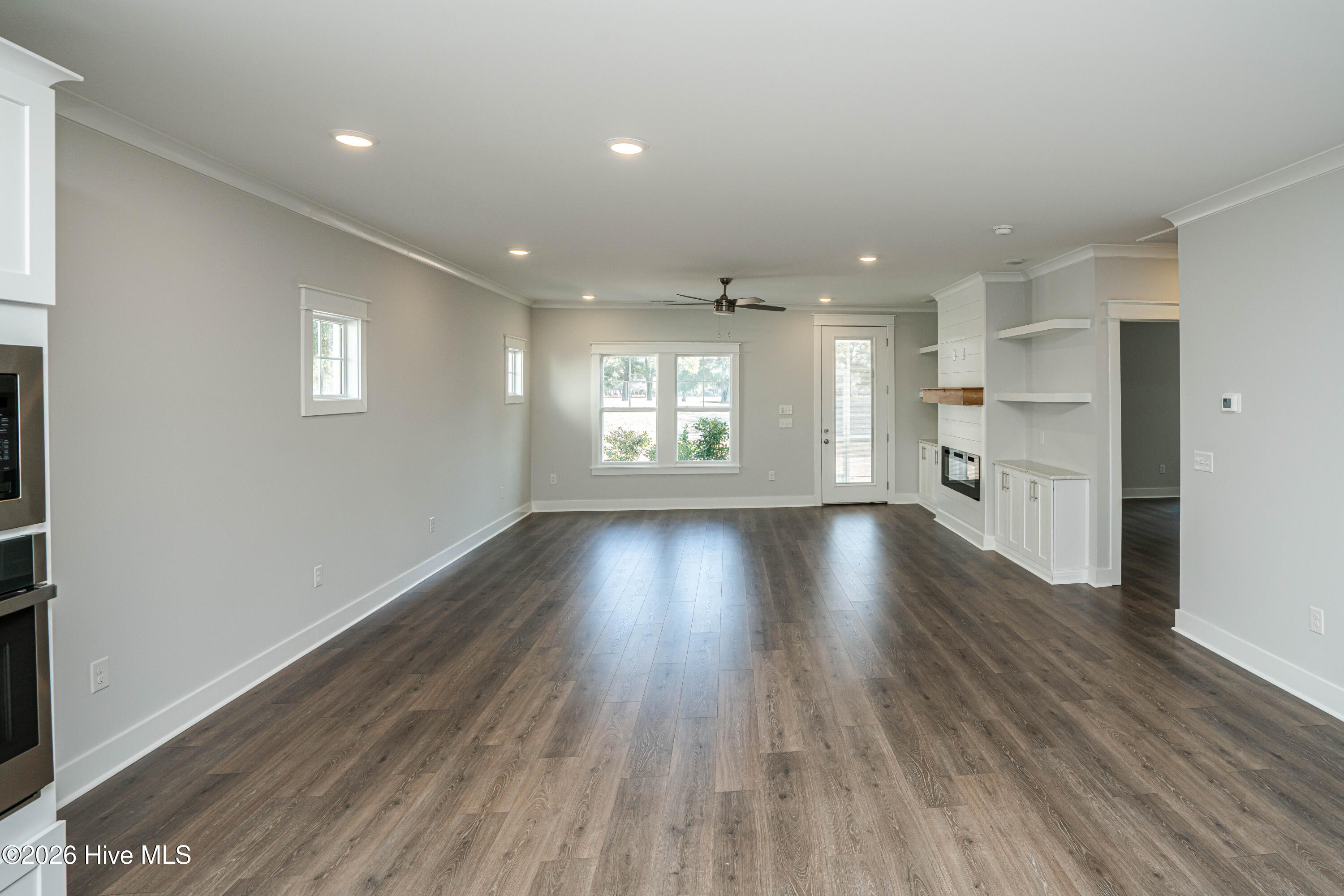 100553320 | Photo 17