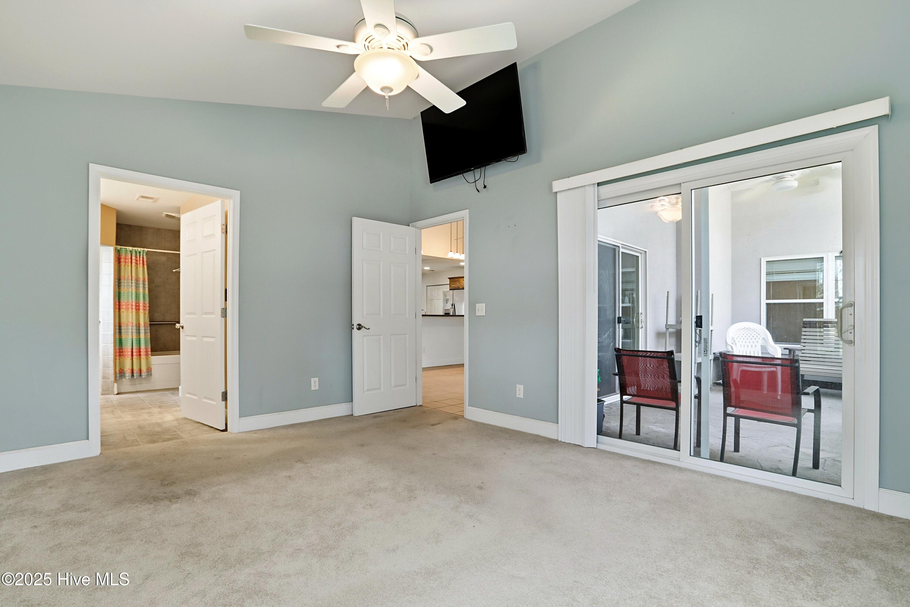 100543603 | Photo 19