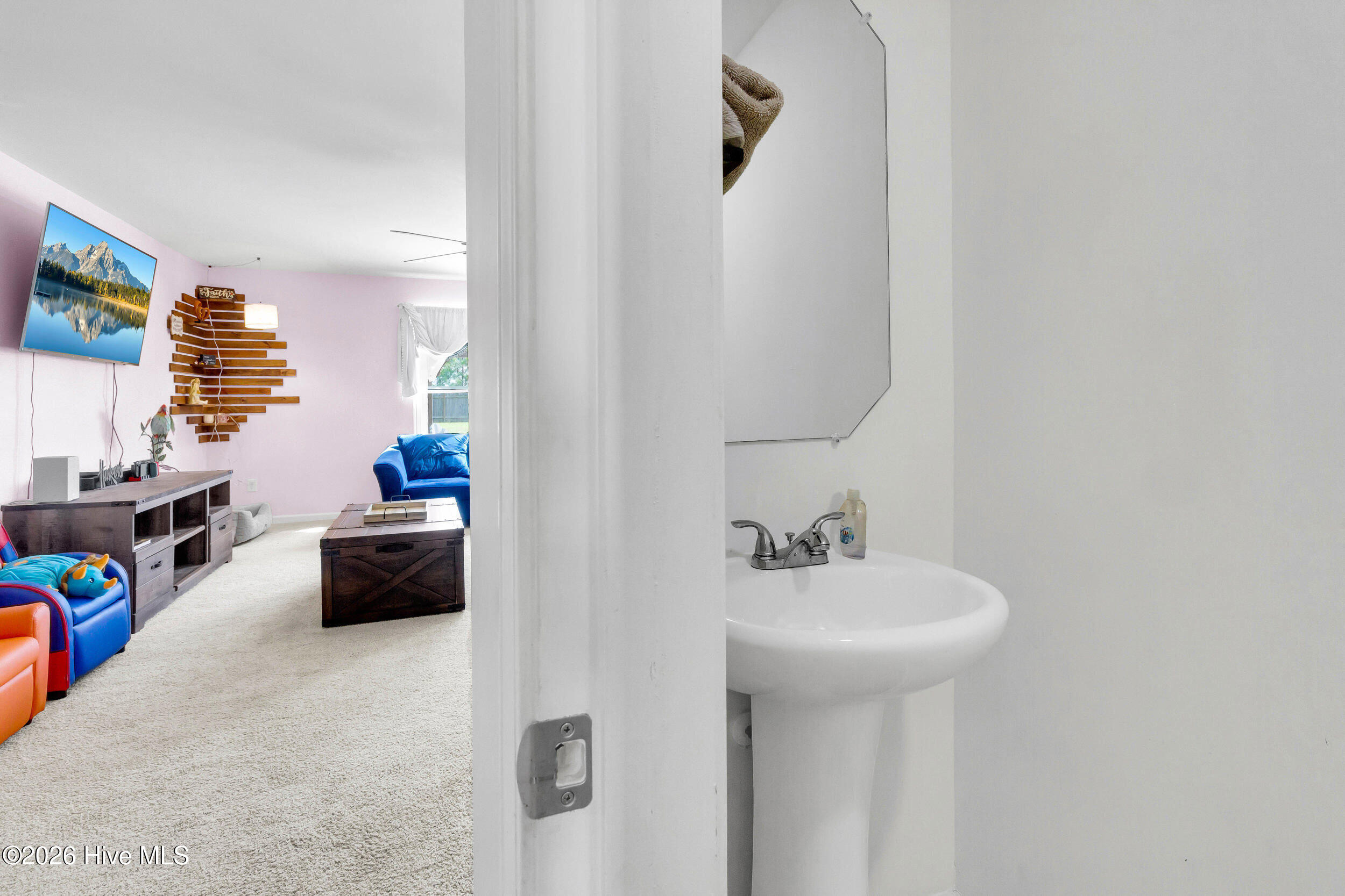 100561296 | Photo 16