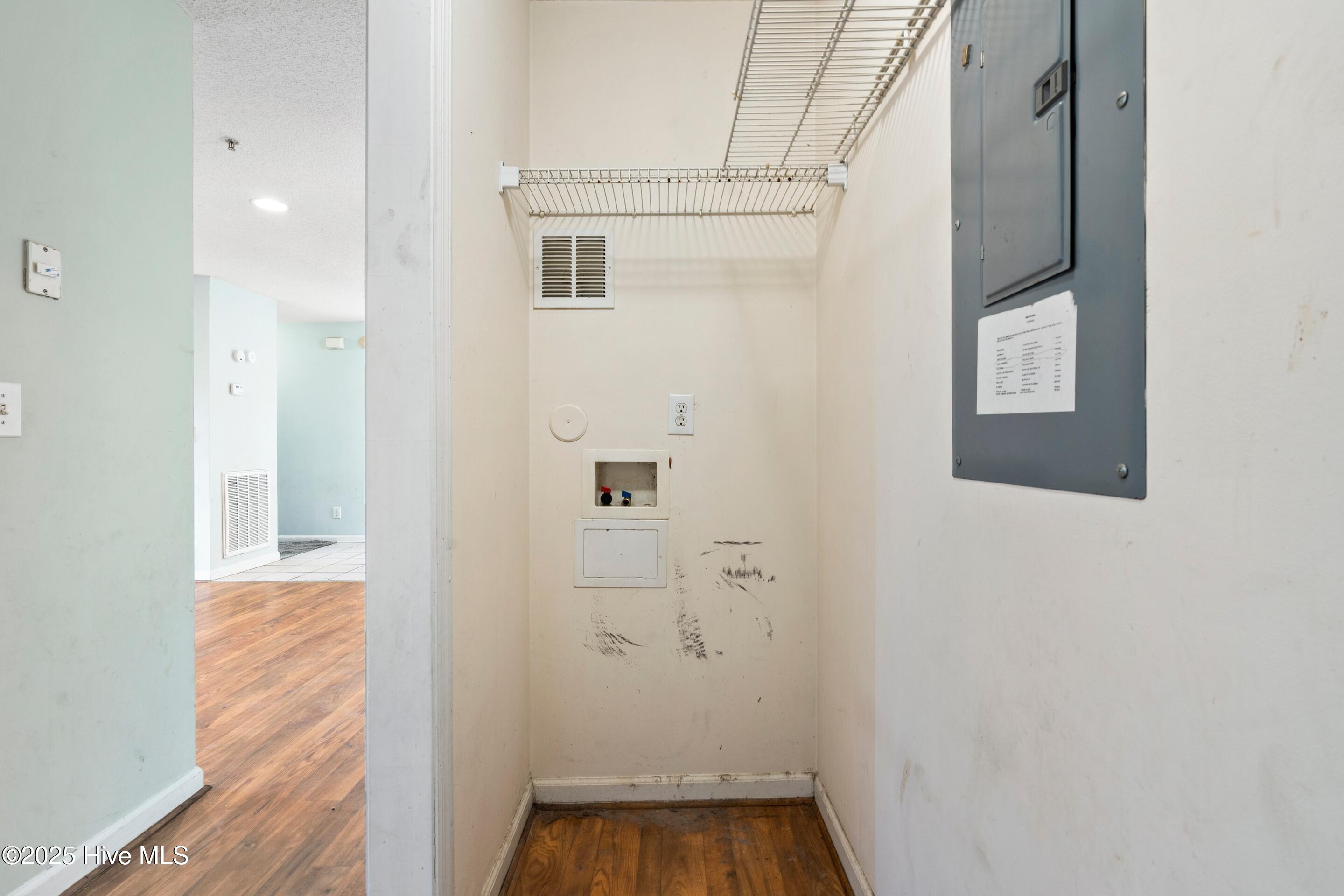 100545961 | Photo 31