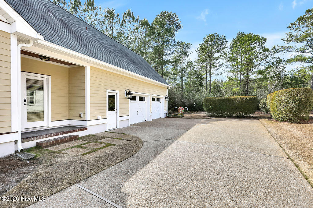 100548295 | Photo 50