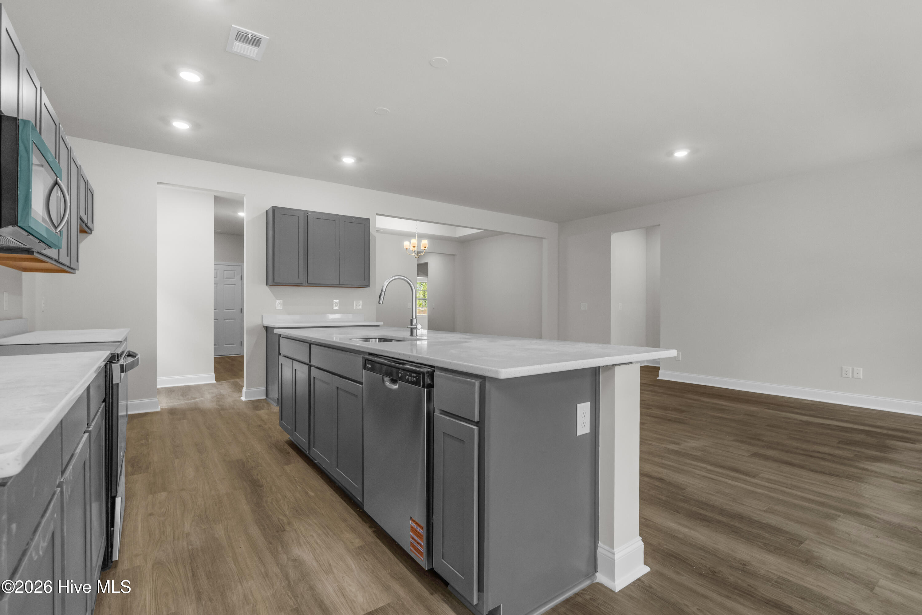 100554744 | Photo 17