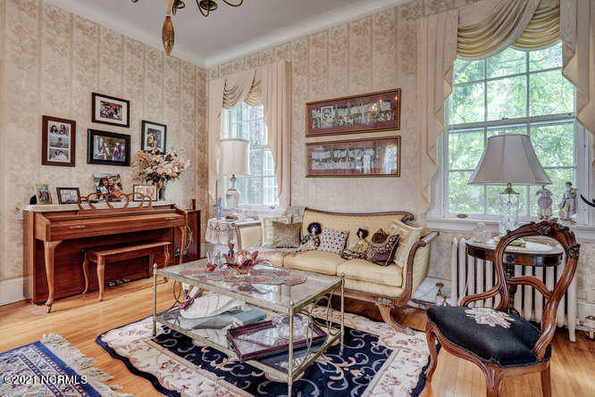 100316615 | Photo 12