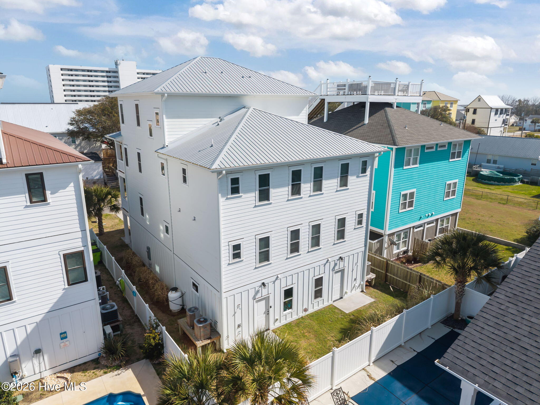 100558521 | Photo 47