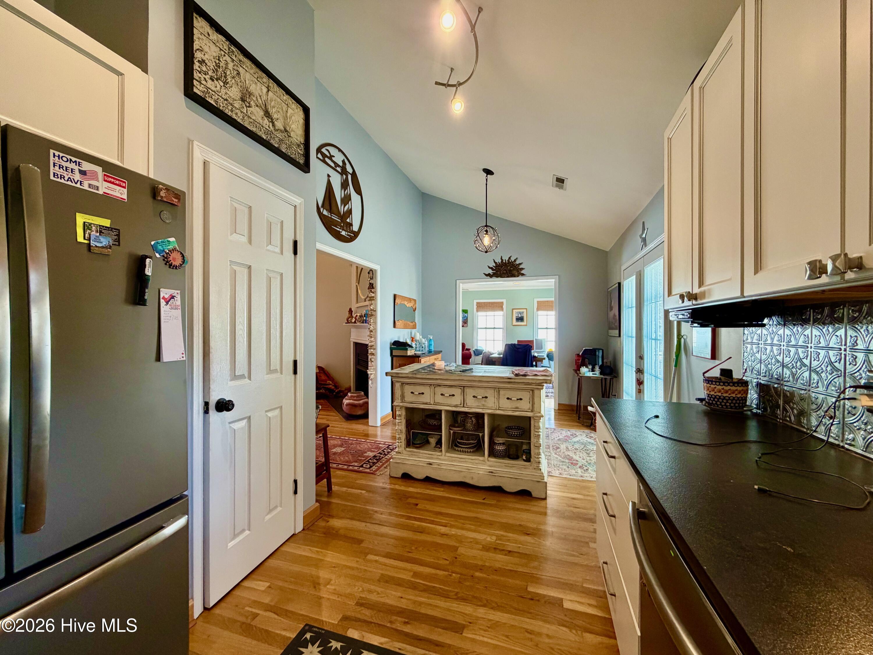 100553297 | Photo 17