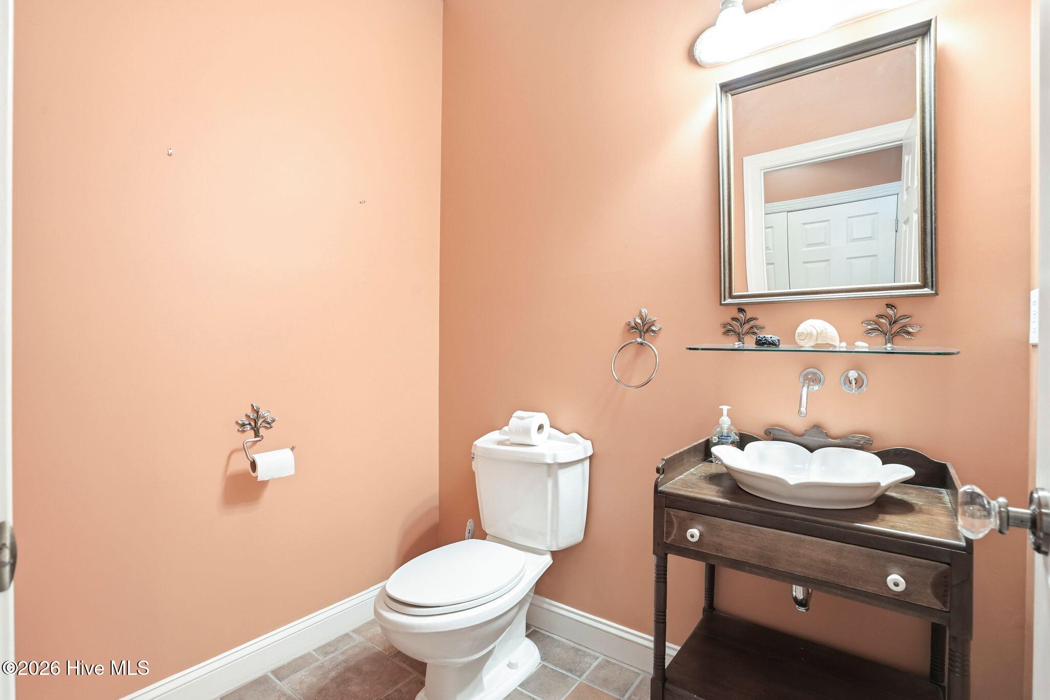 100563594 | Photo 33