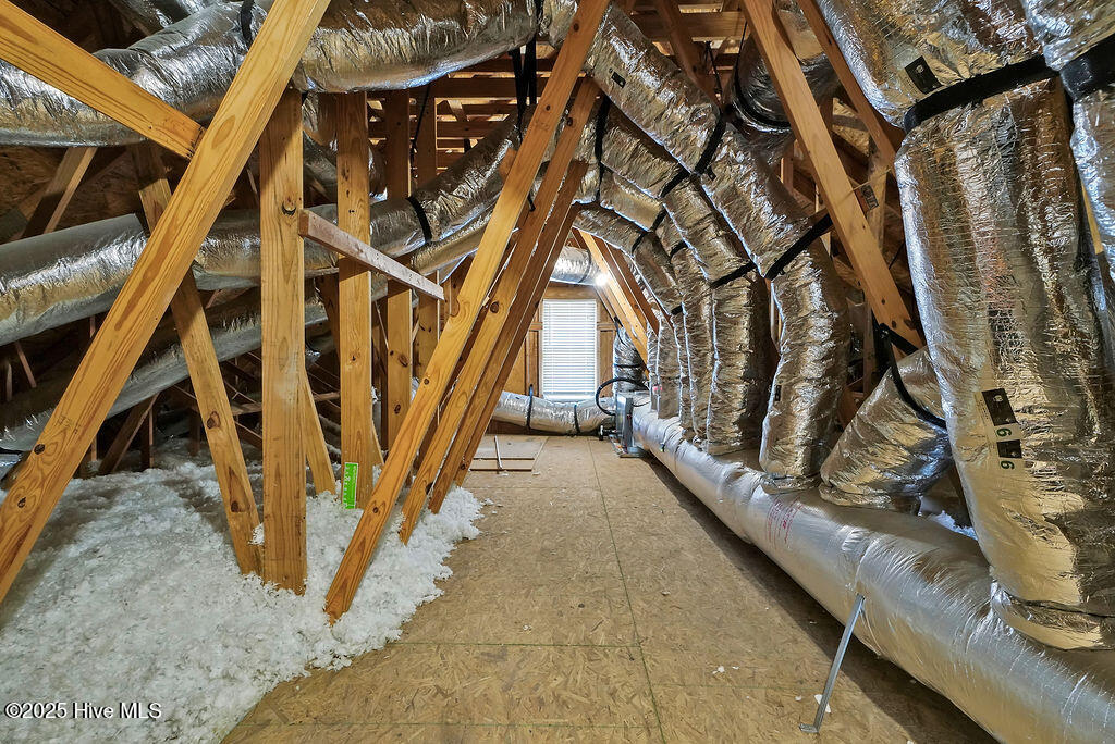 100527649 | Photo 38