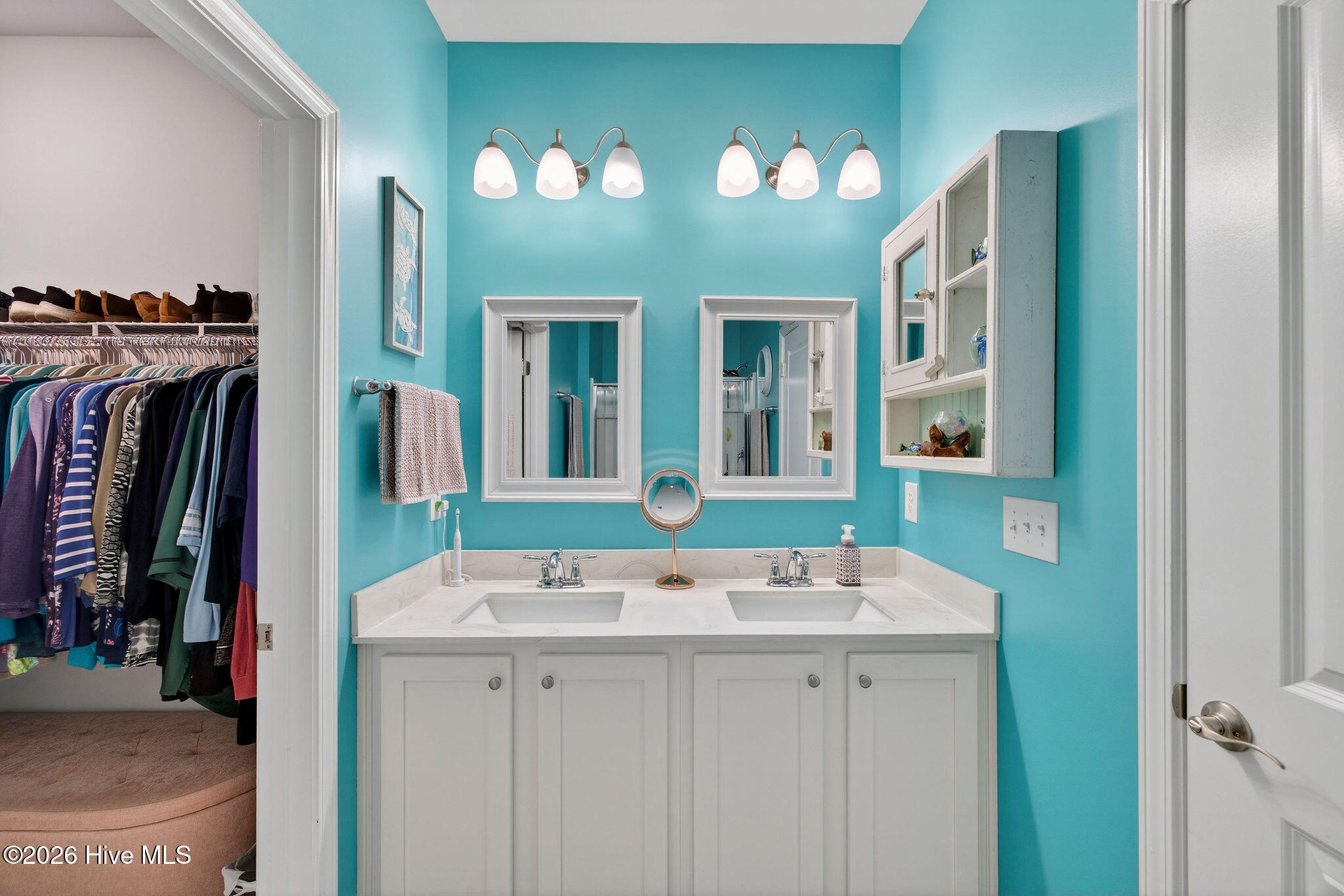 100551892 | Photo 25