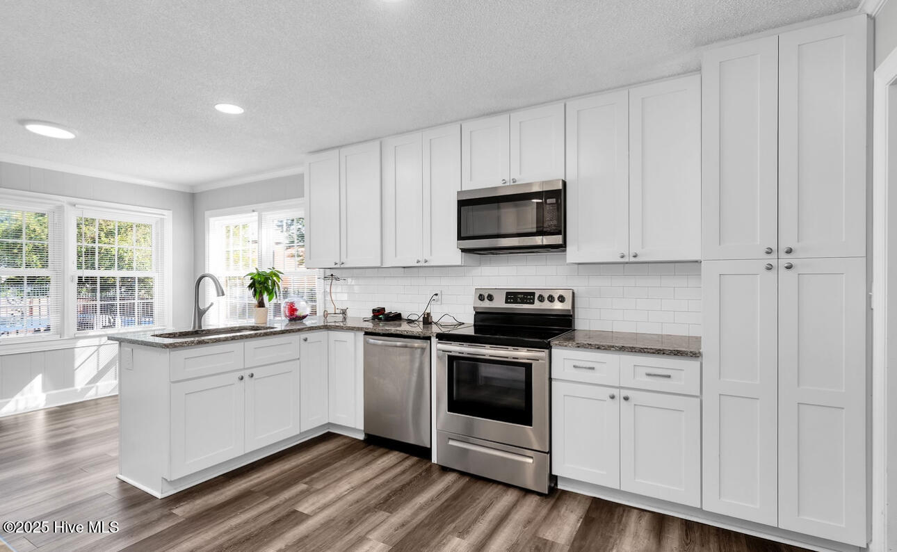 3_photo-159-meadowbrook-lane