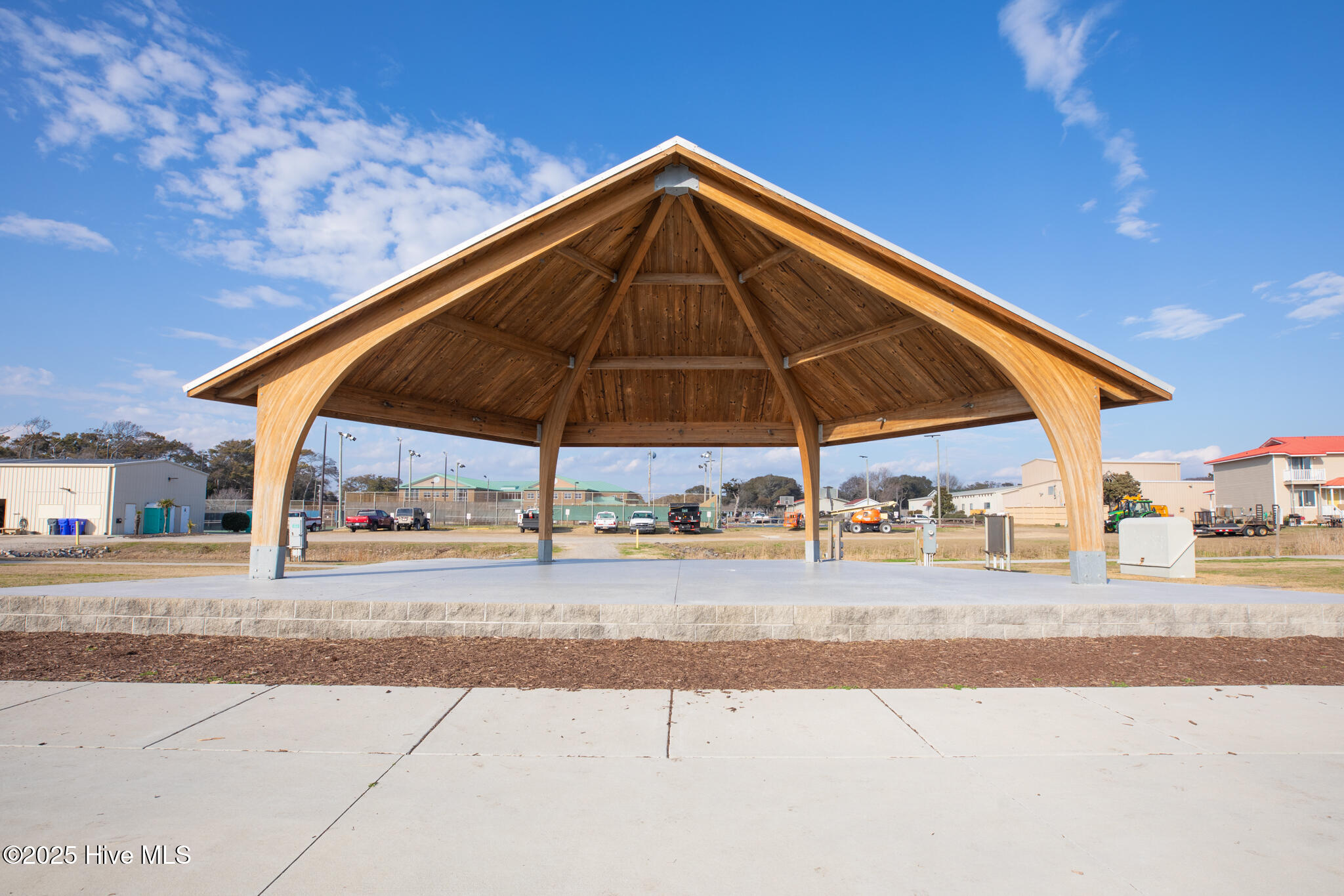 100514744 | Photo 65