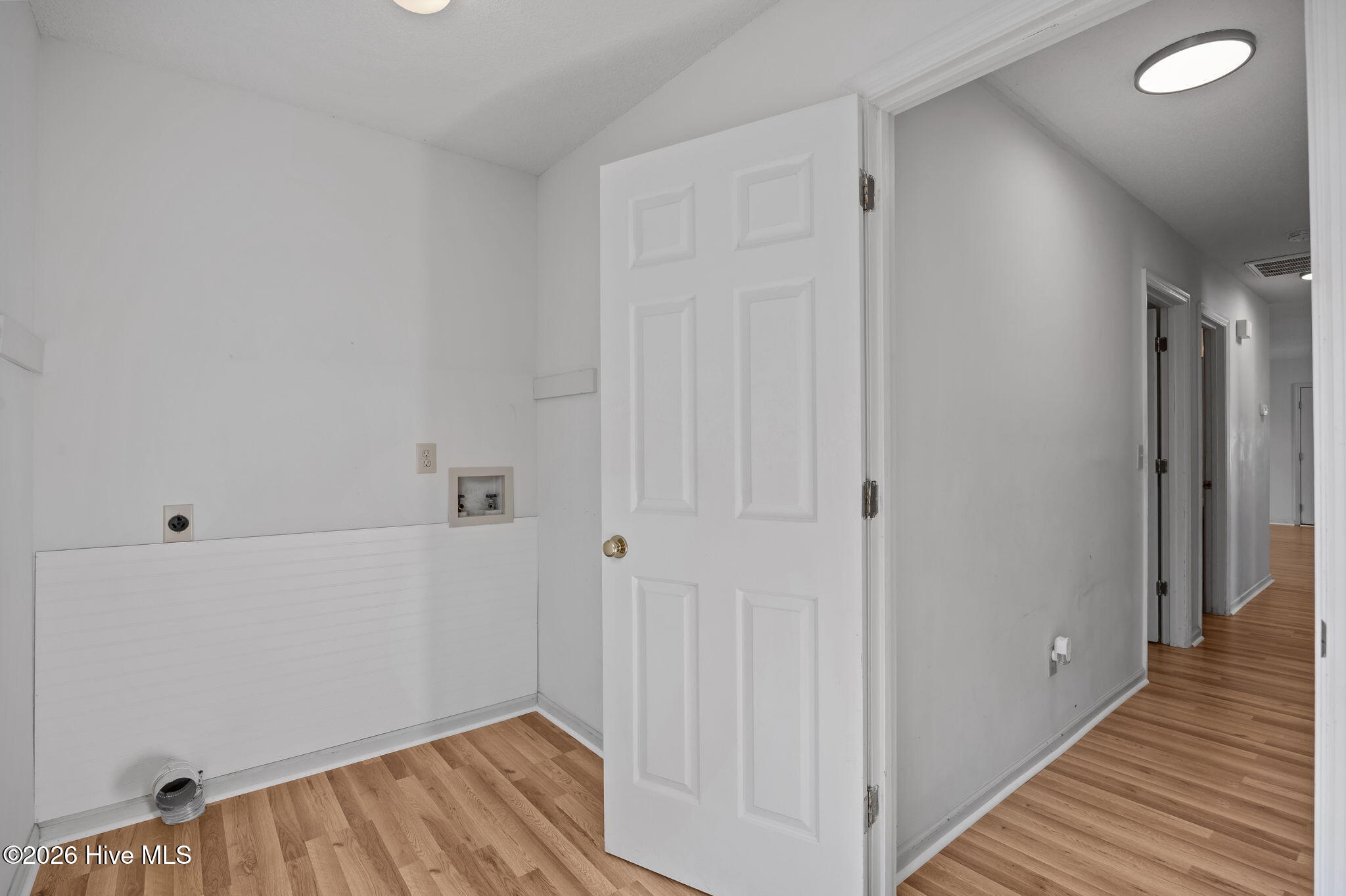 100558254 | Photo 23