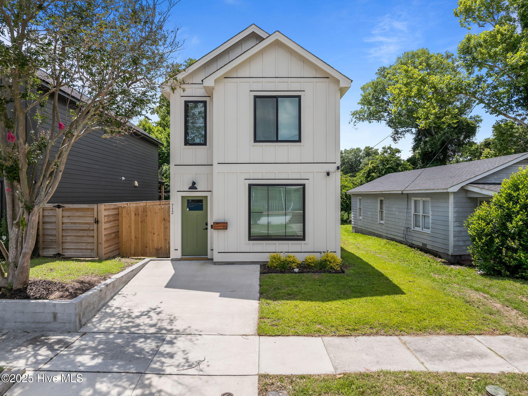 100536872 | Photo 58