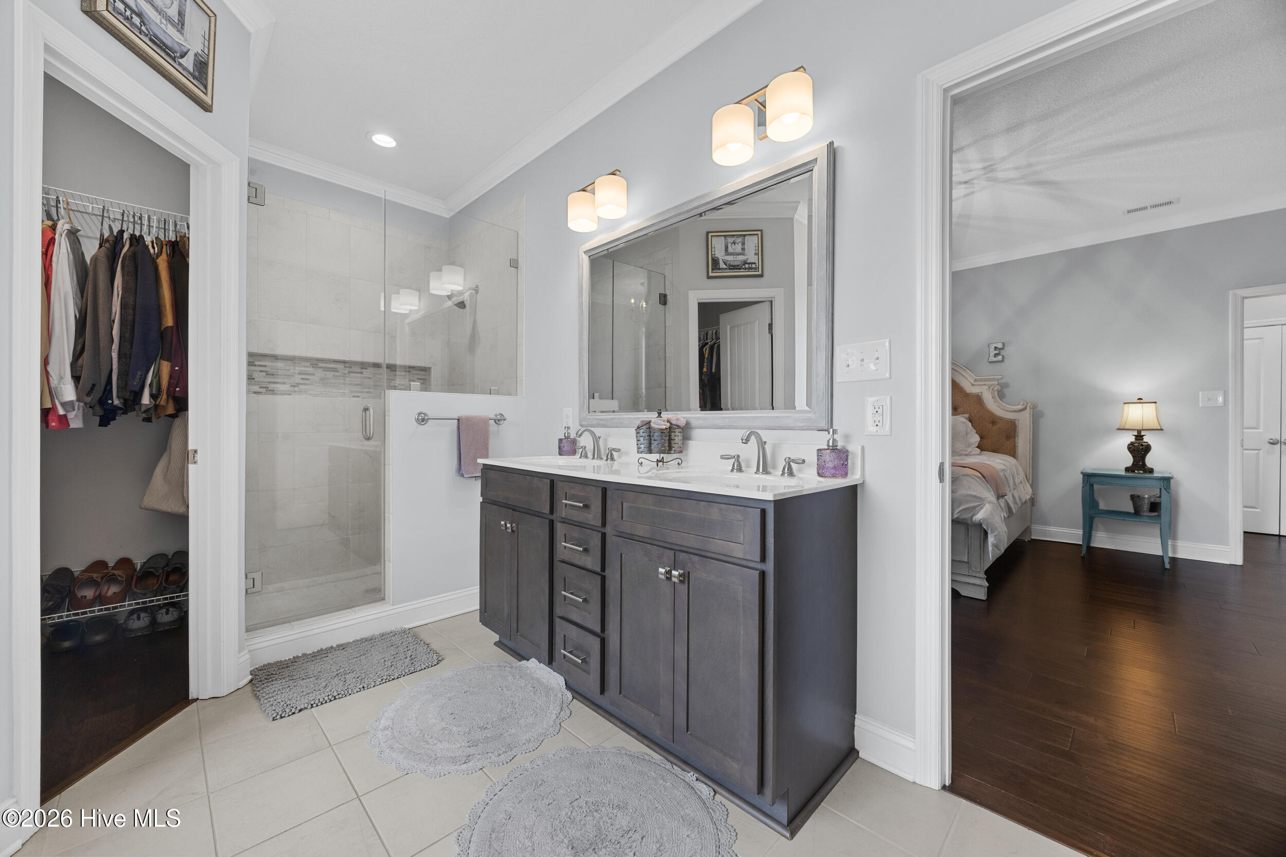 100556913 | Photo 34