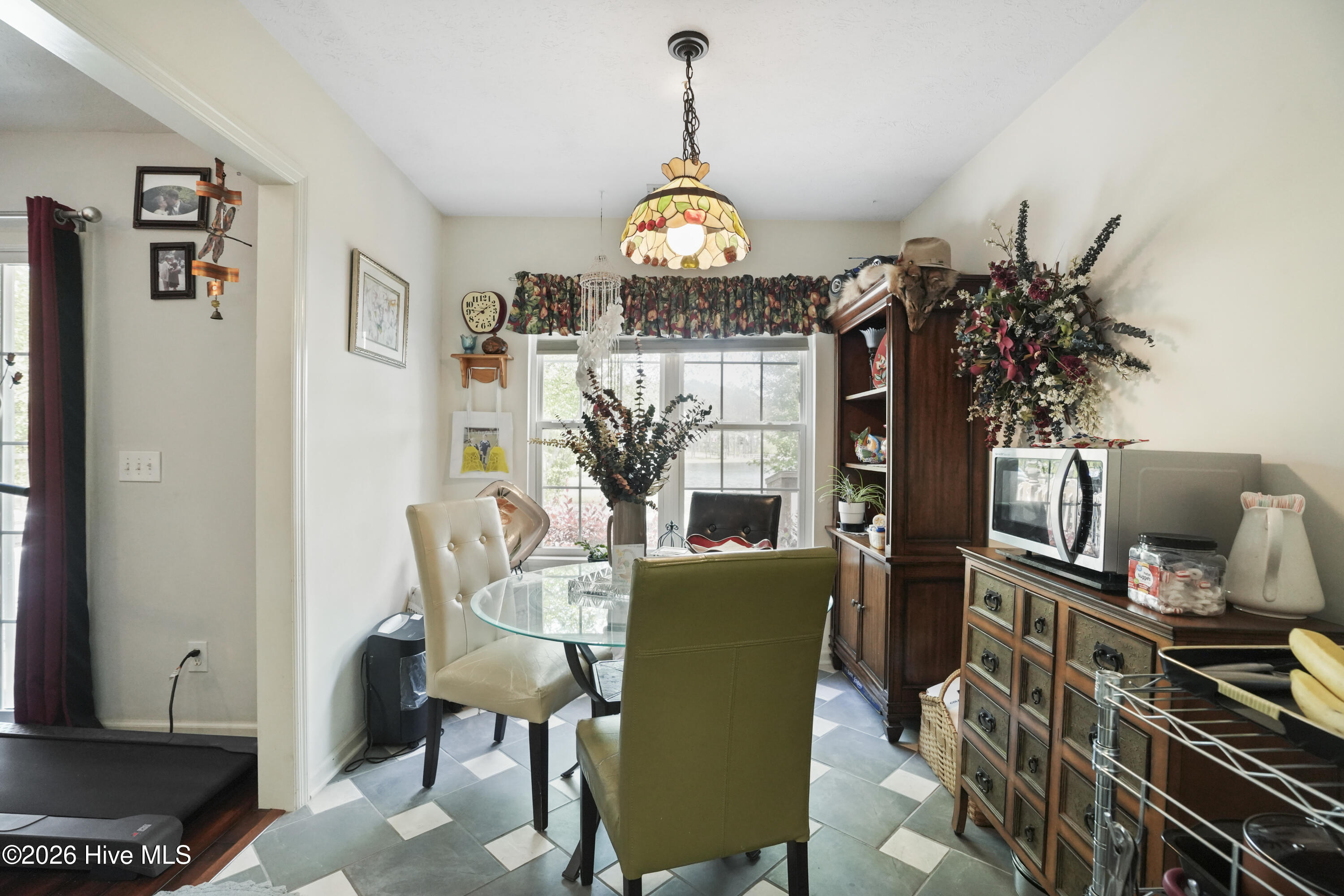 100570159 | Photo 10