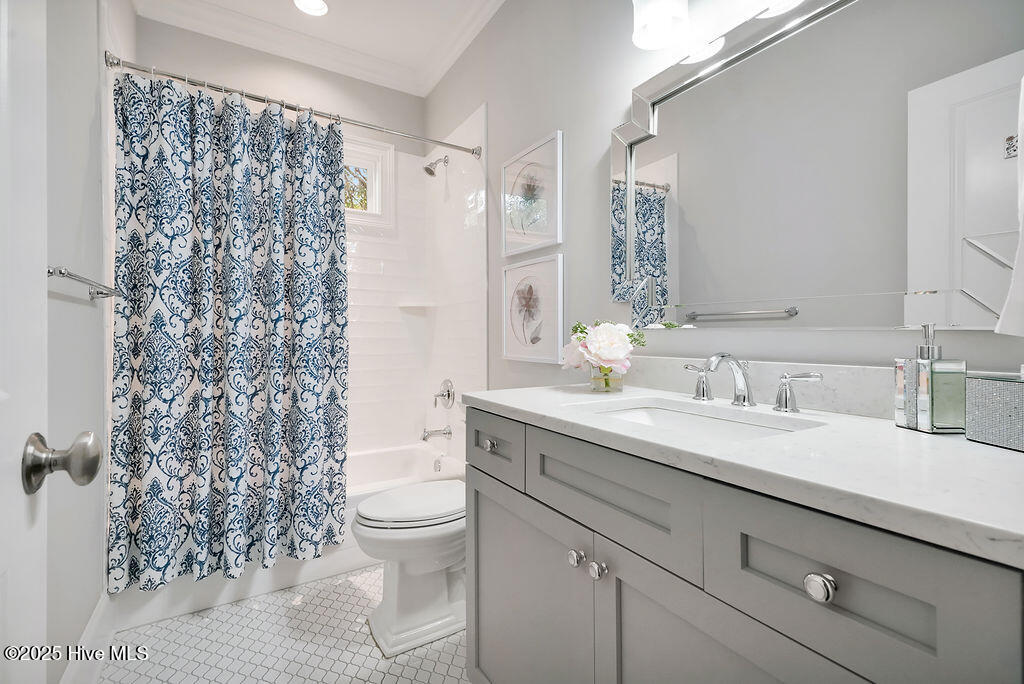 100535005 | Photo 29