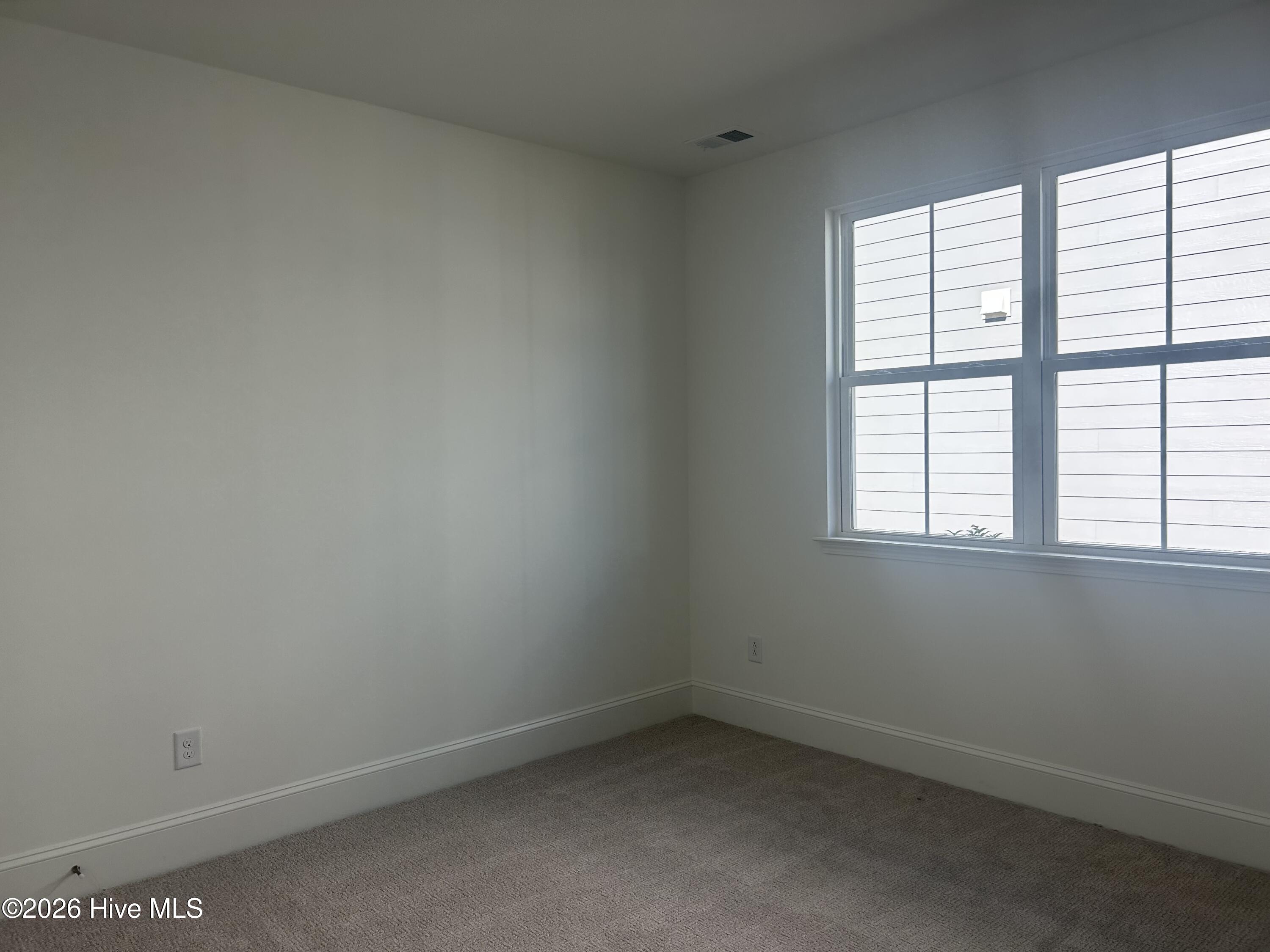 100545811 | Photo 11