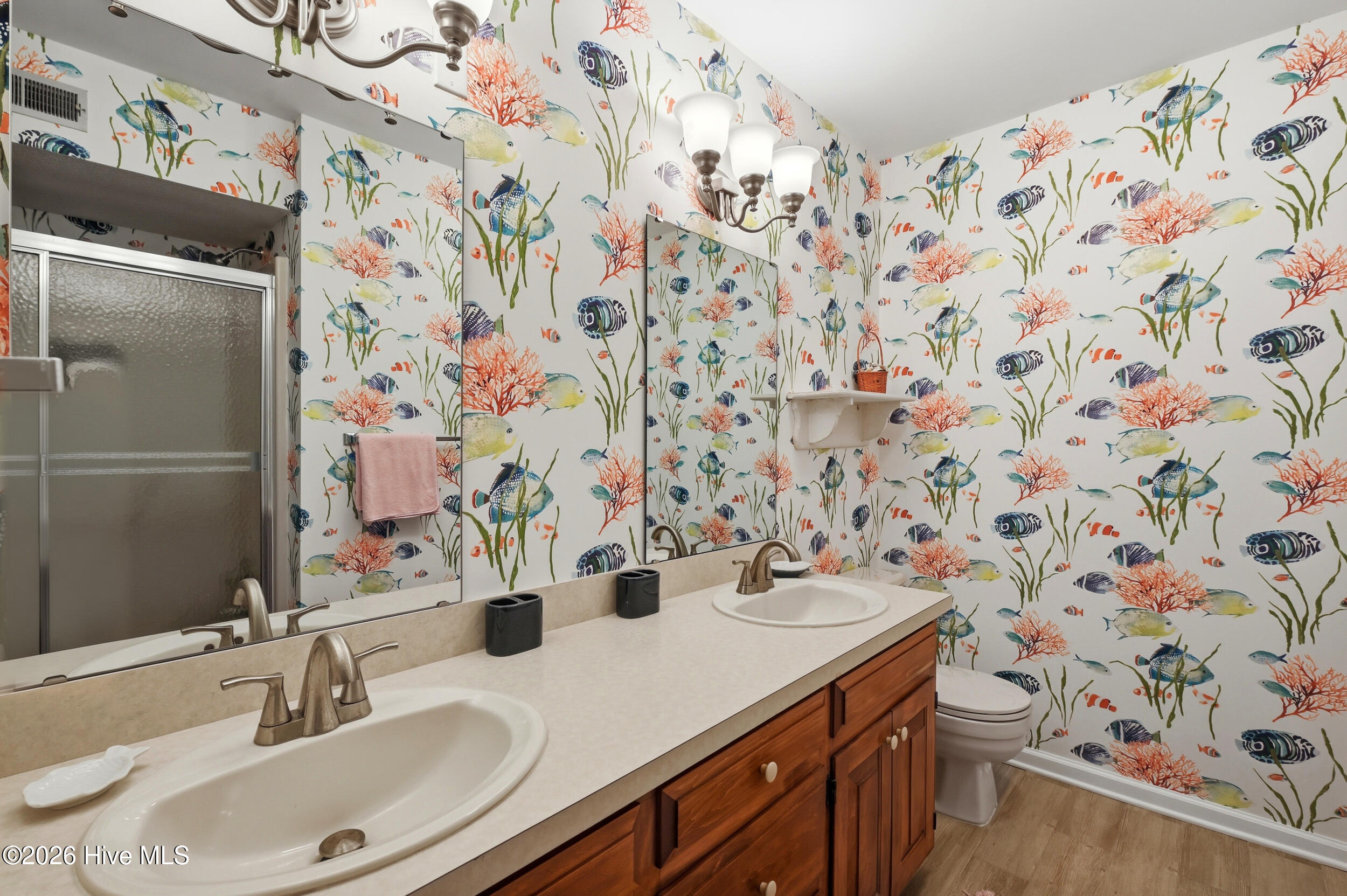 100563274 | Photo 18