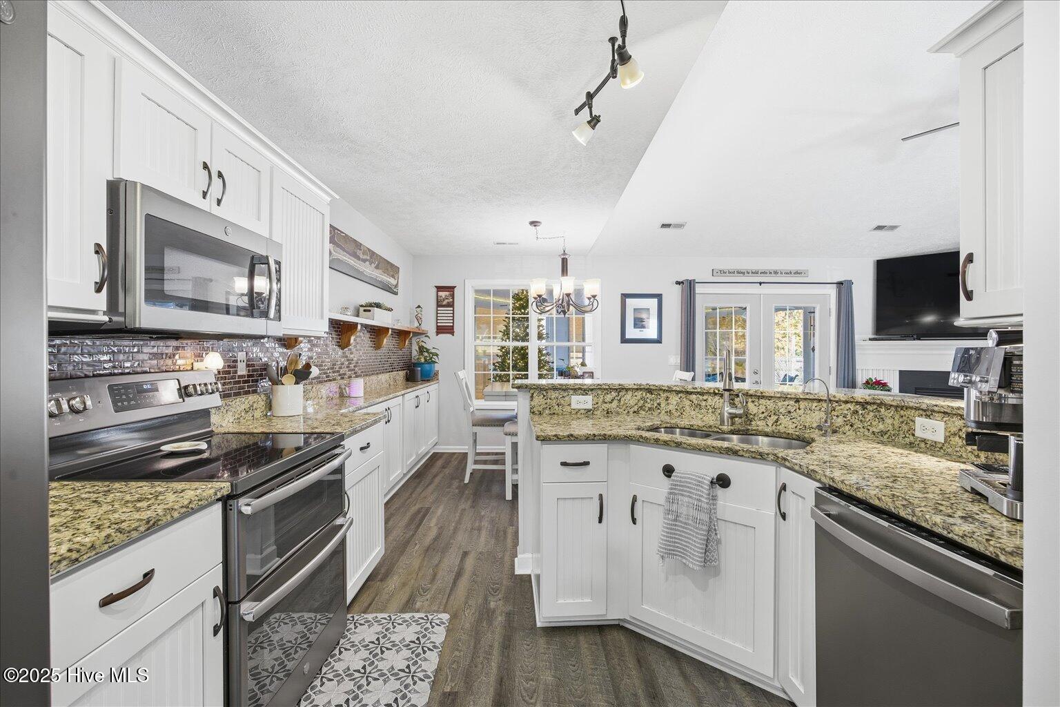 100544884 | Photo 20