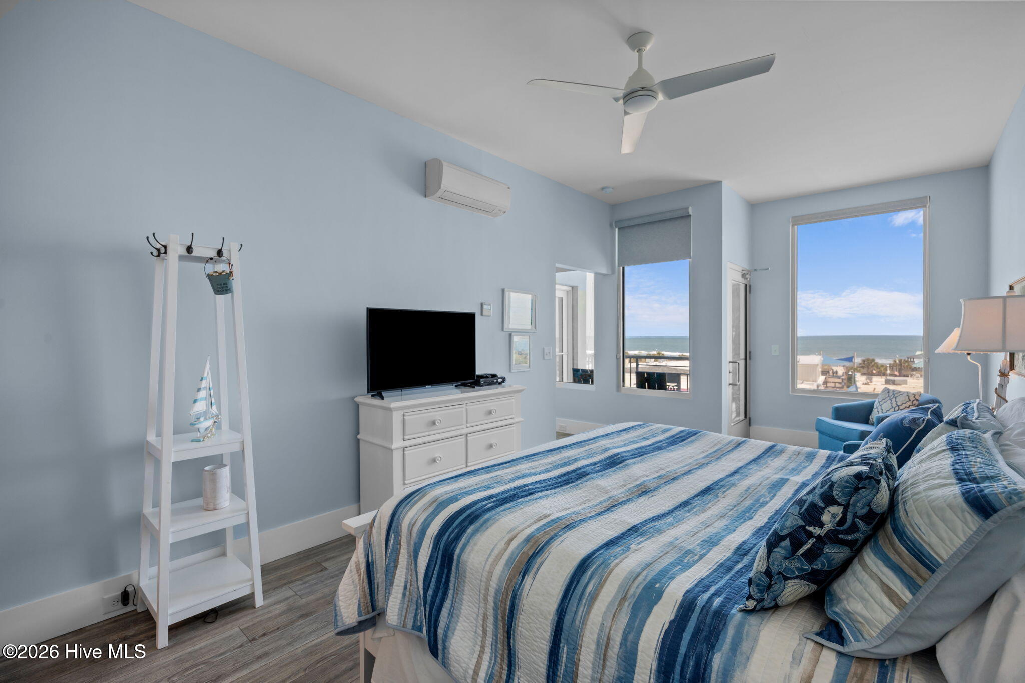 100566225 | Photo 23