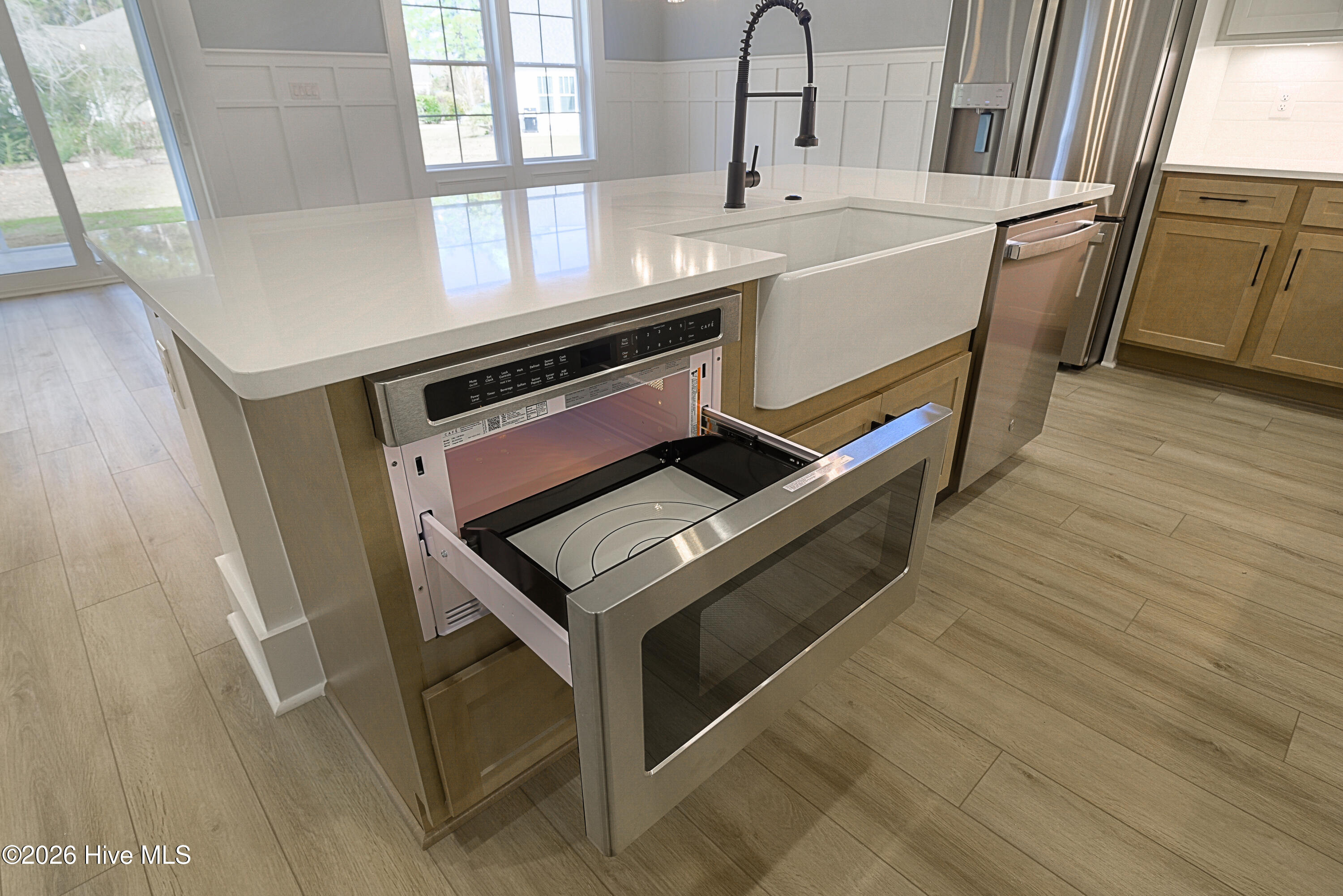 100547118 | Photo 27