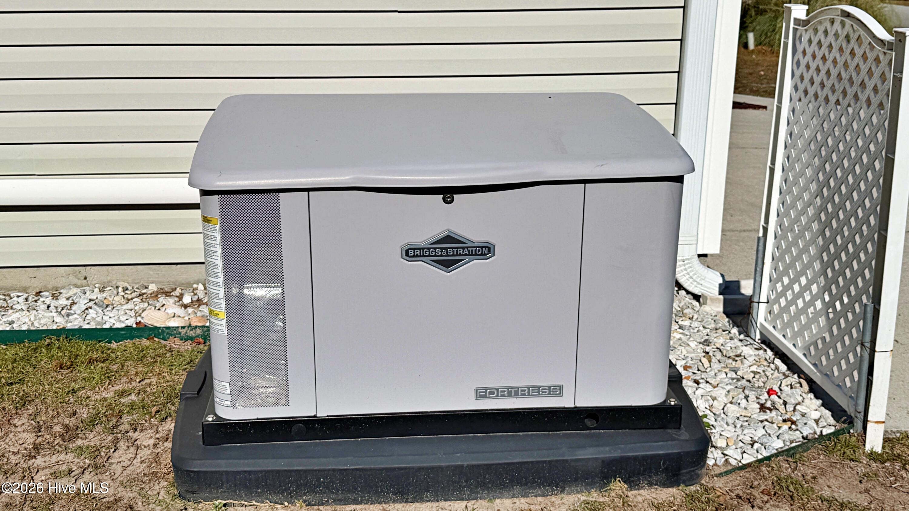 100549183 | Photo 25