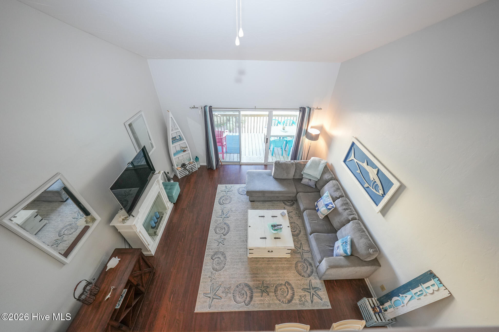 100519884 | Photo 38