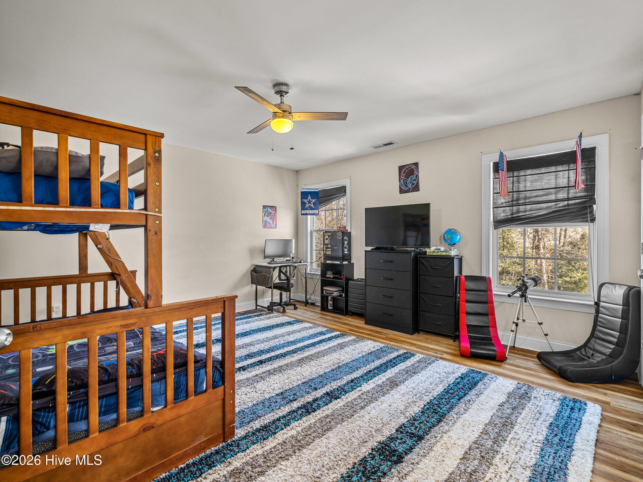 100554217 | Photo 50