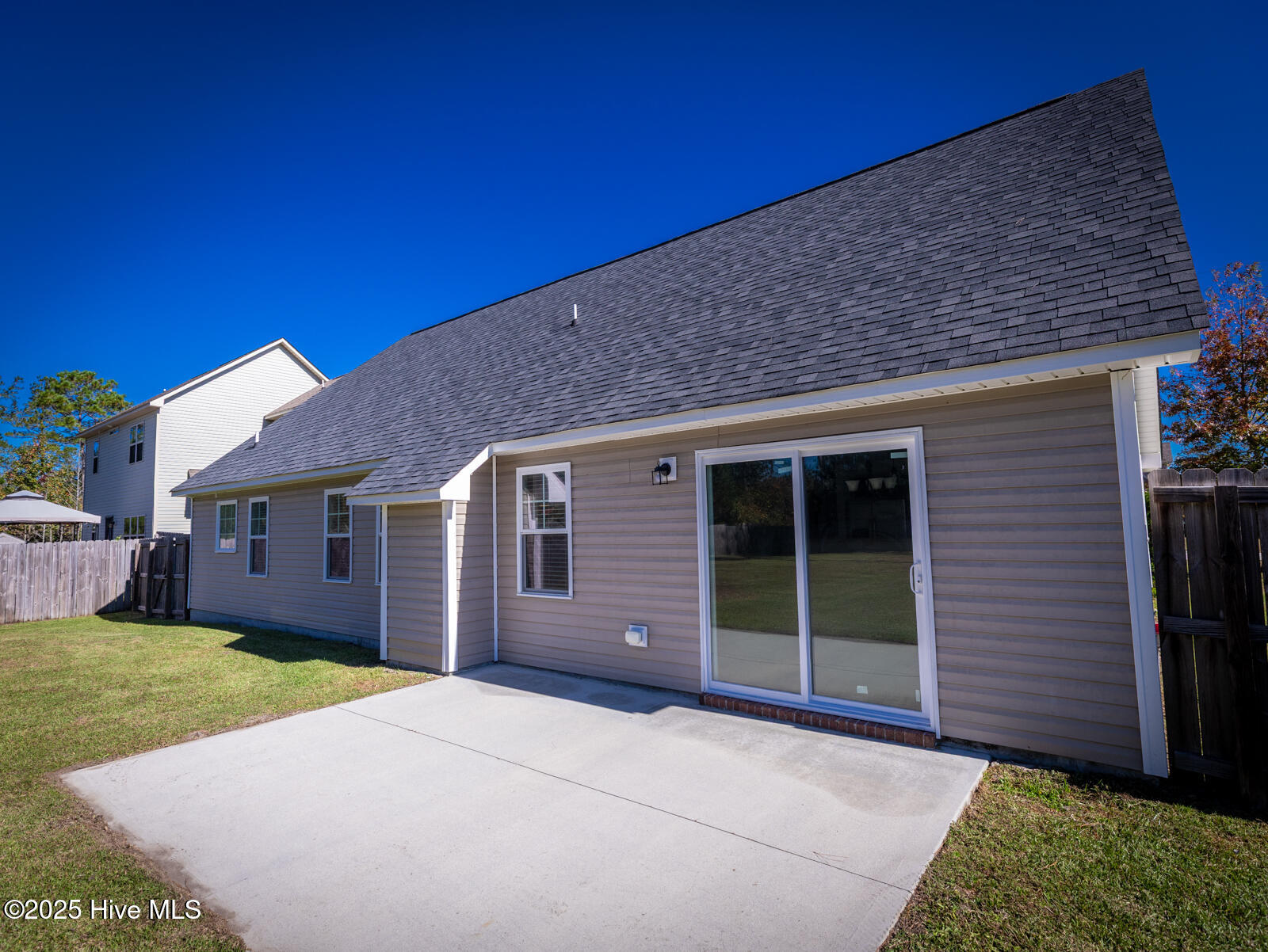 100539425 | Photo 30