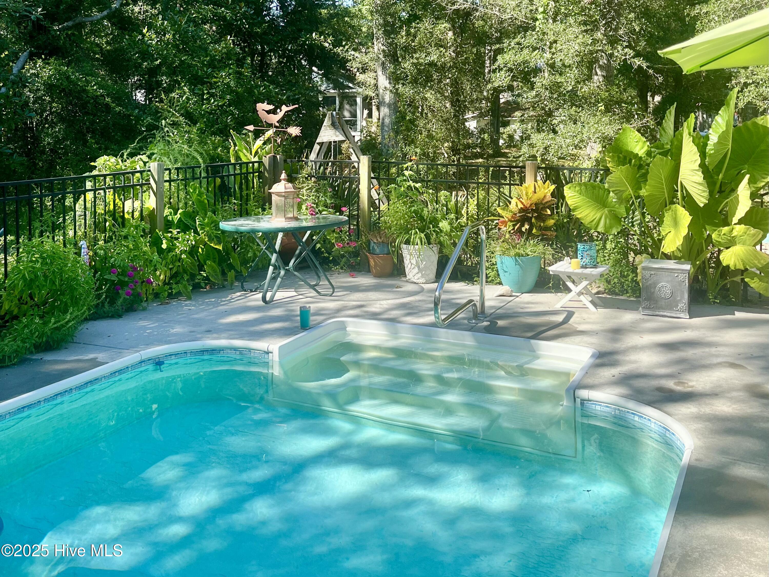 100543271 | Photo 31