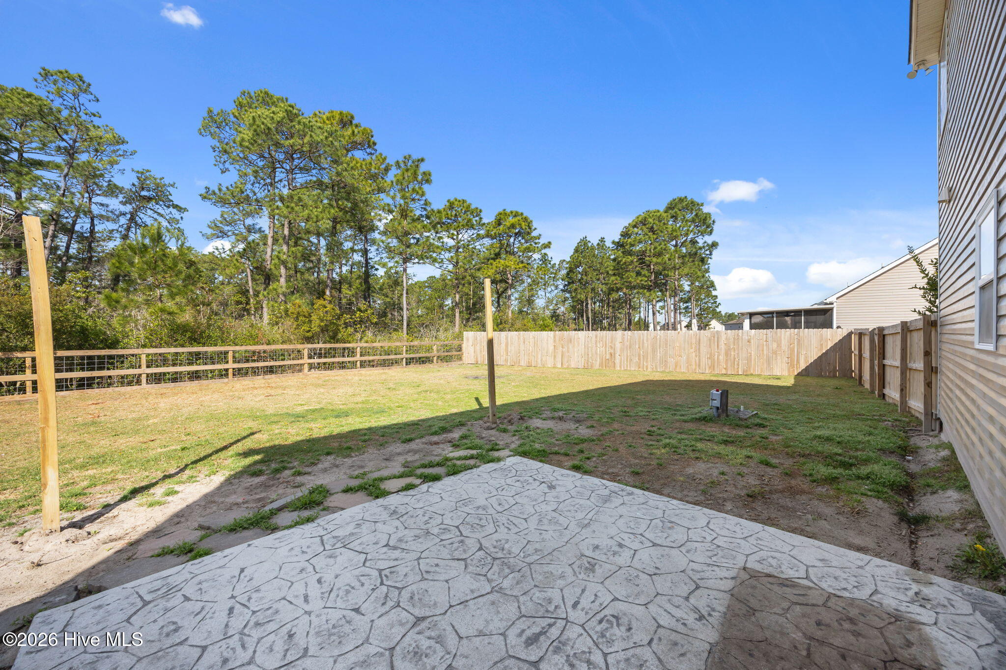 100557440 | Photo 37