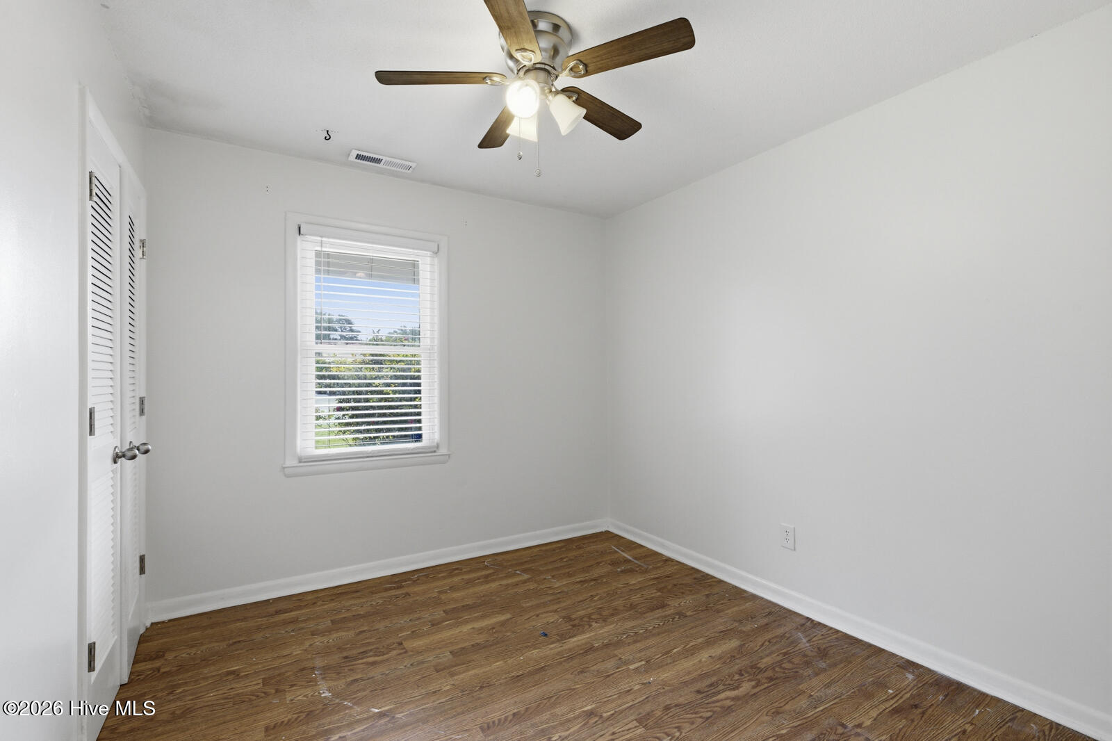 100566128 | Photo 18