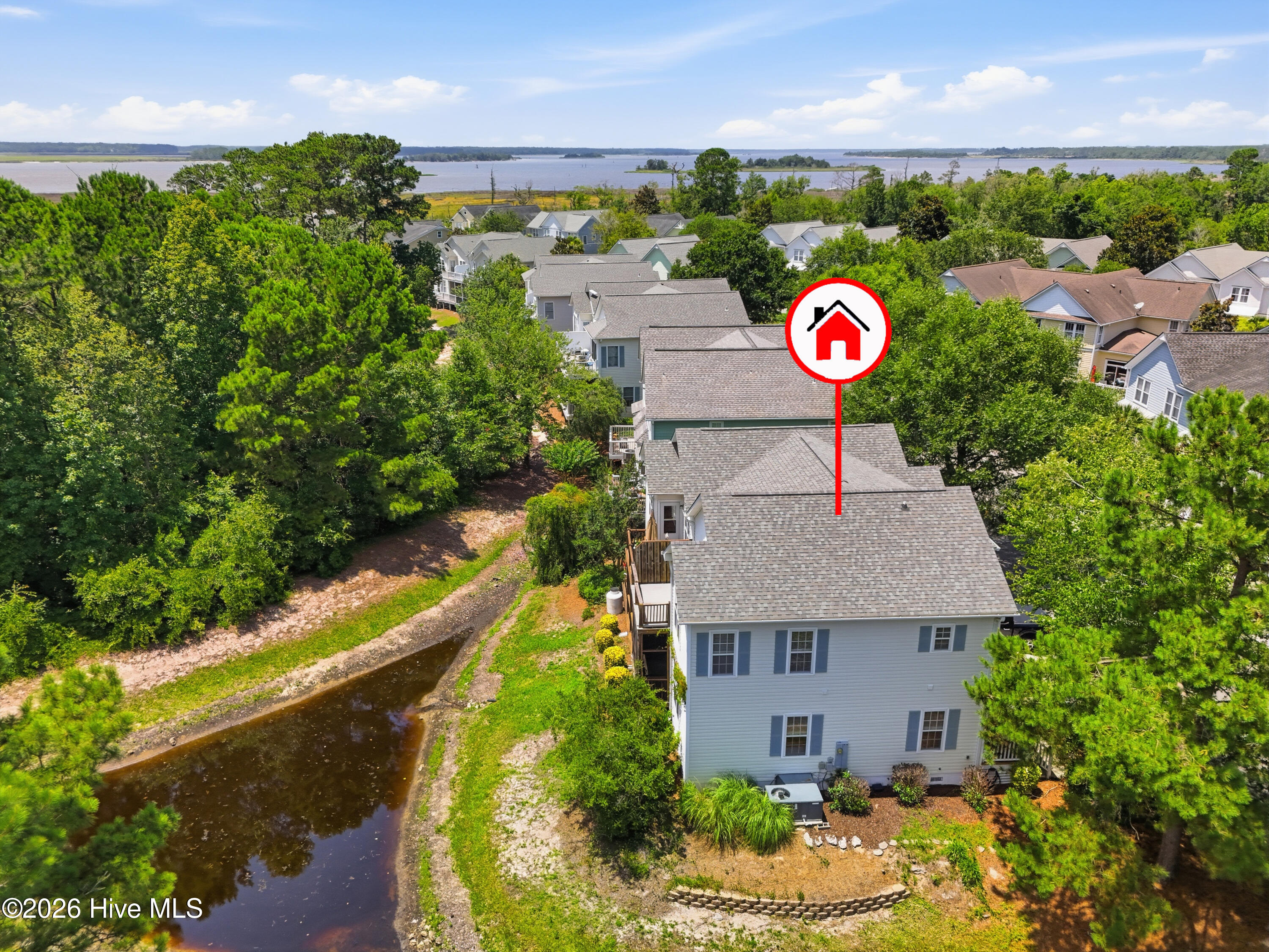 100589328 | Photo 51