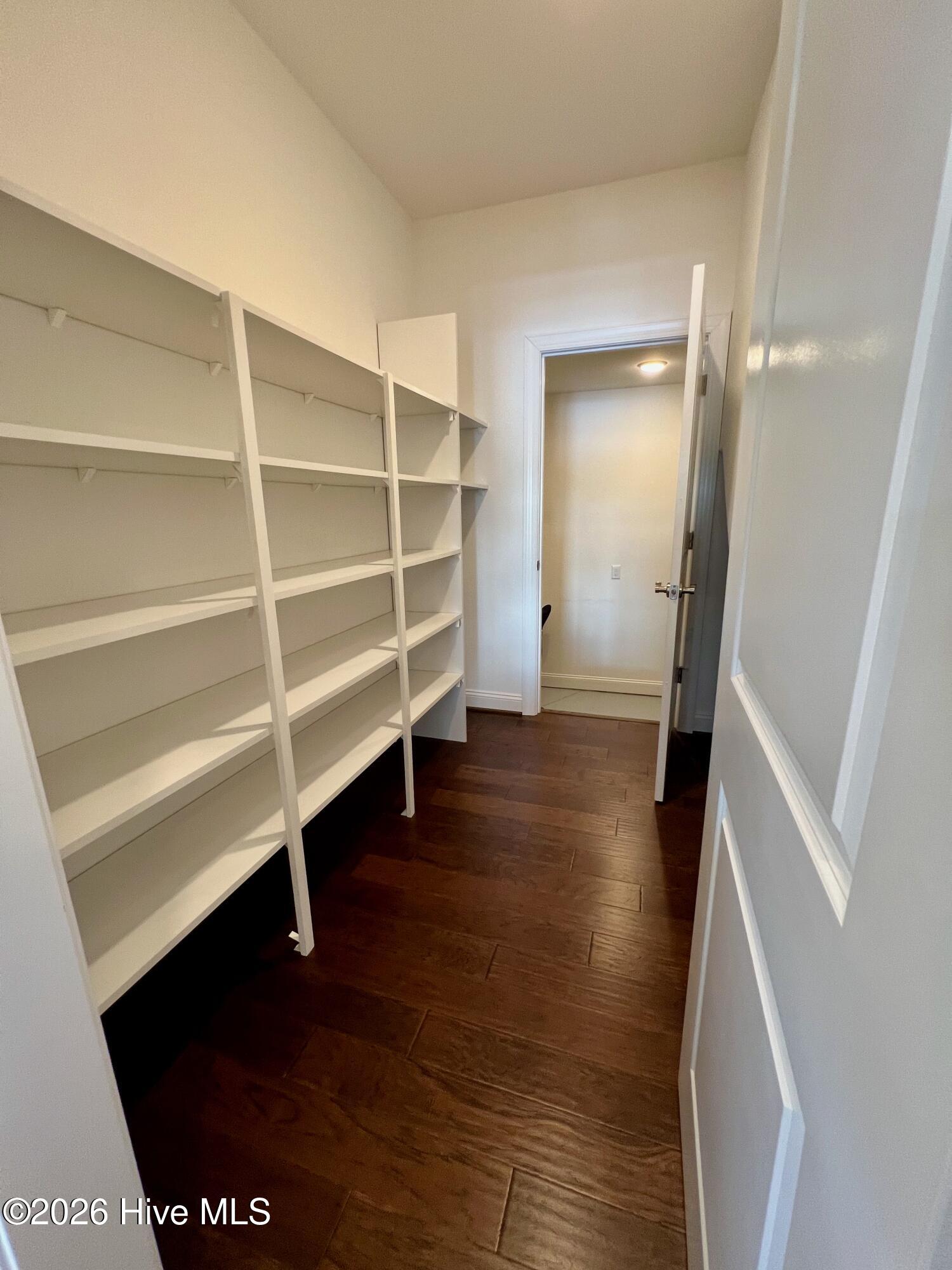 100549571 | Photo 56