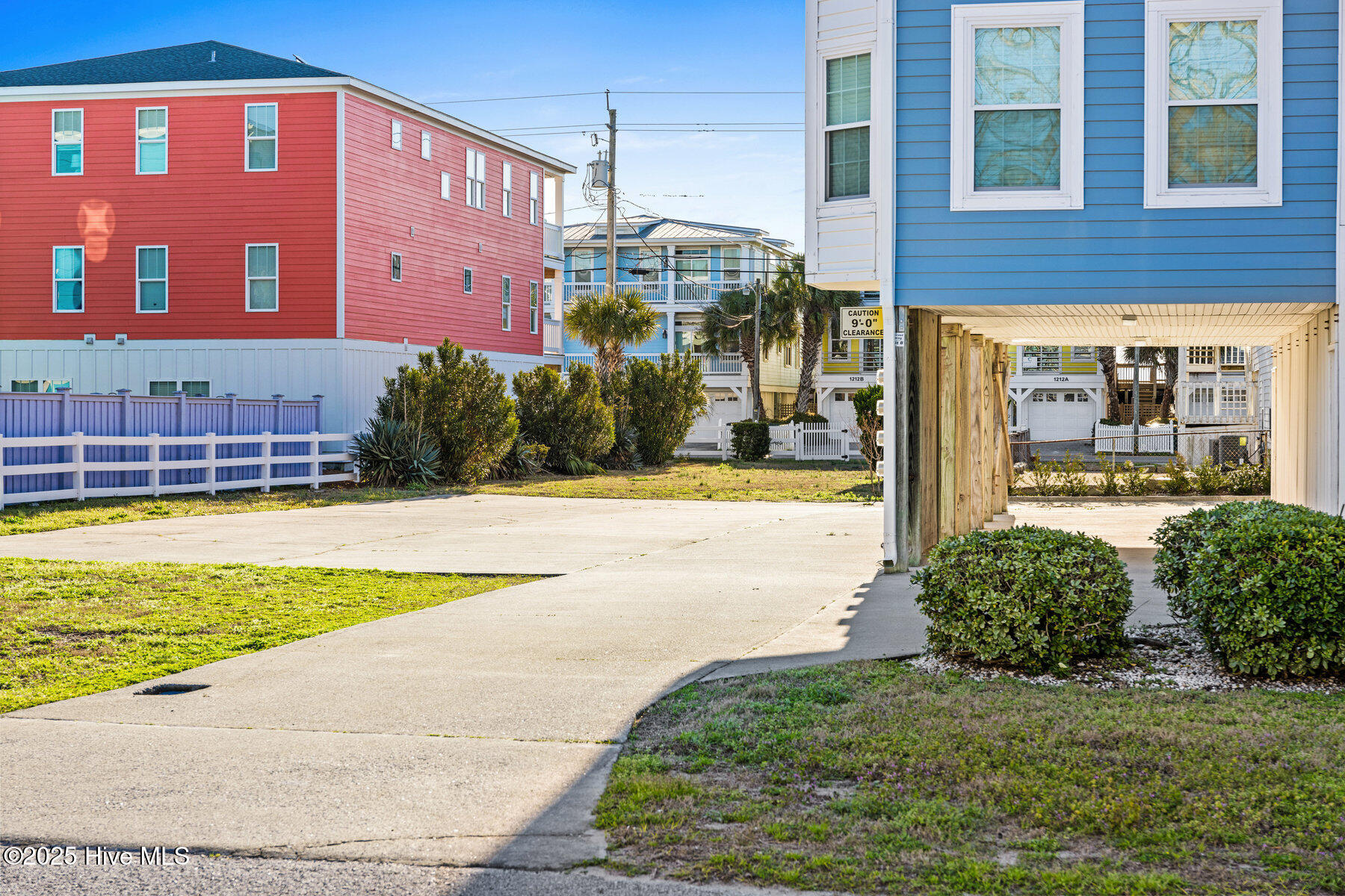 100557763 | Photo 32