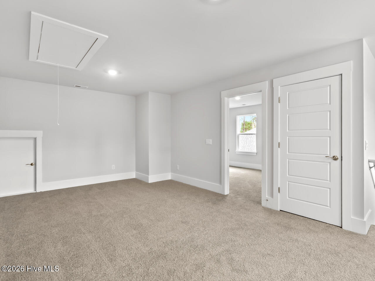 100535812 | Photo 30