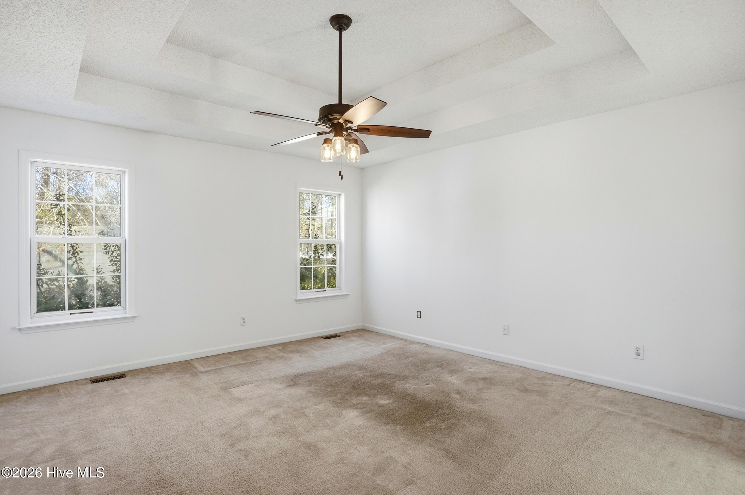 100553859 | Photo 19