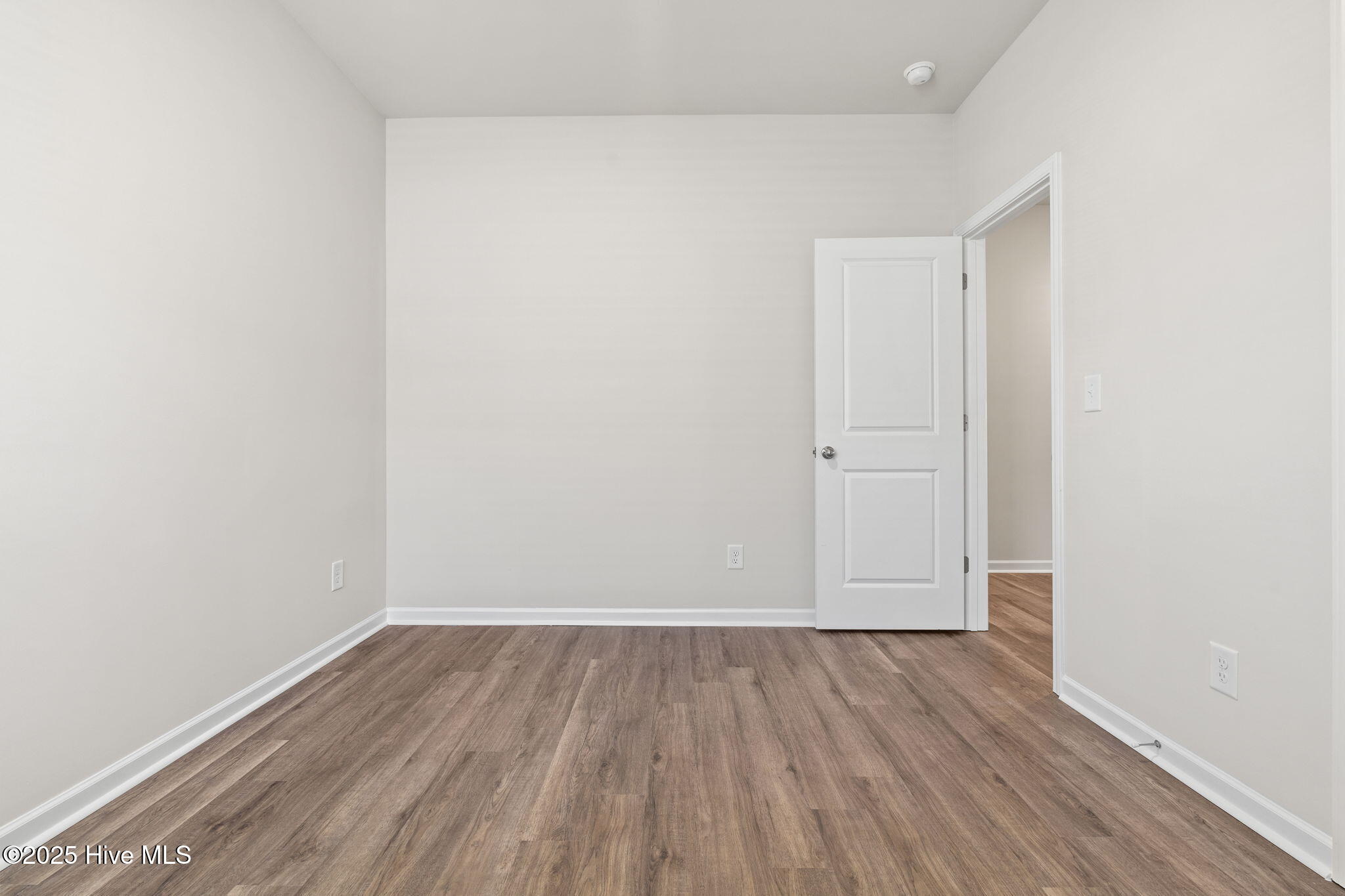 100546635 | Photo 35