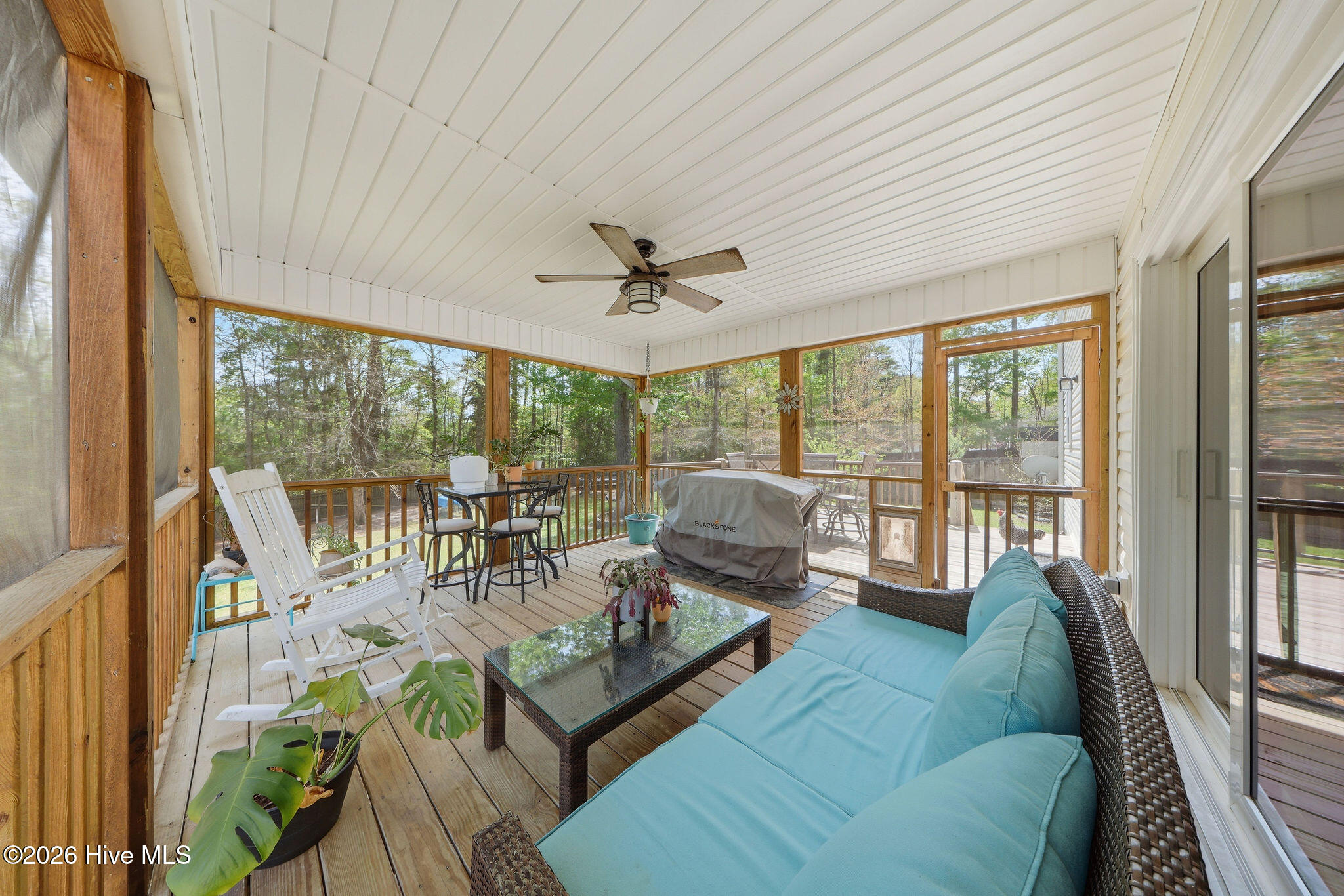 100565311 | Photo 27