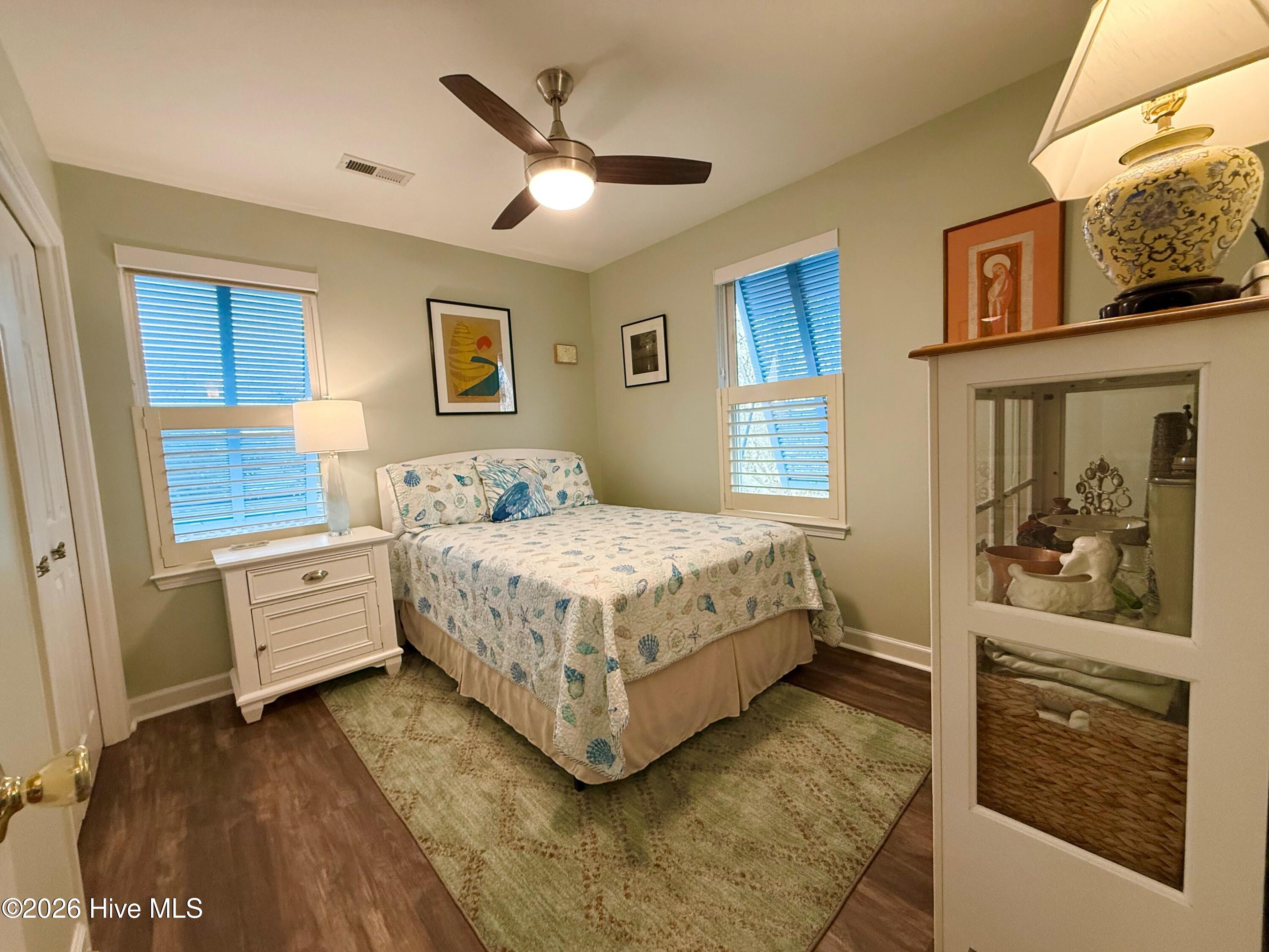 100556182 | Photo 25