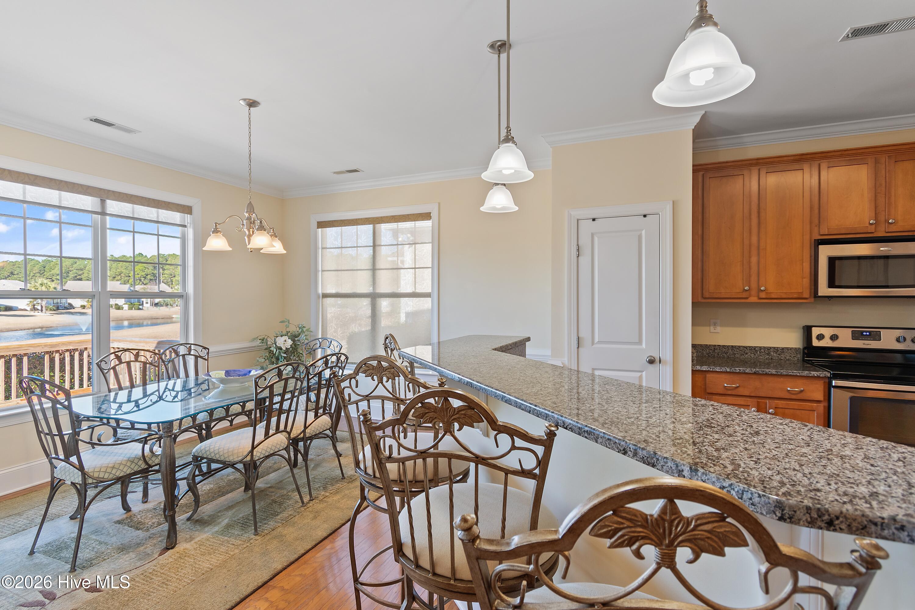 100554060 | Photo 12