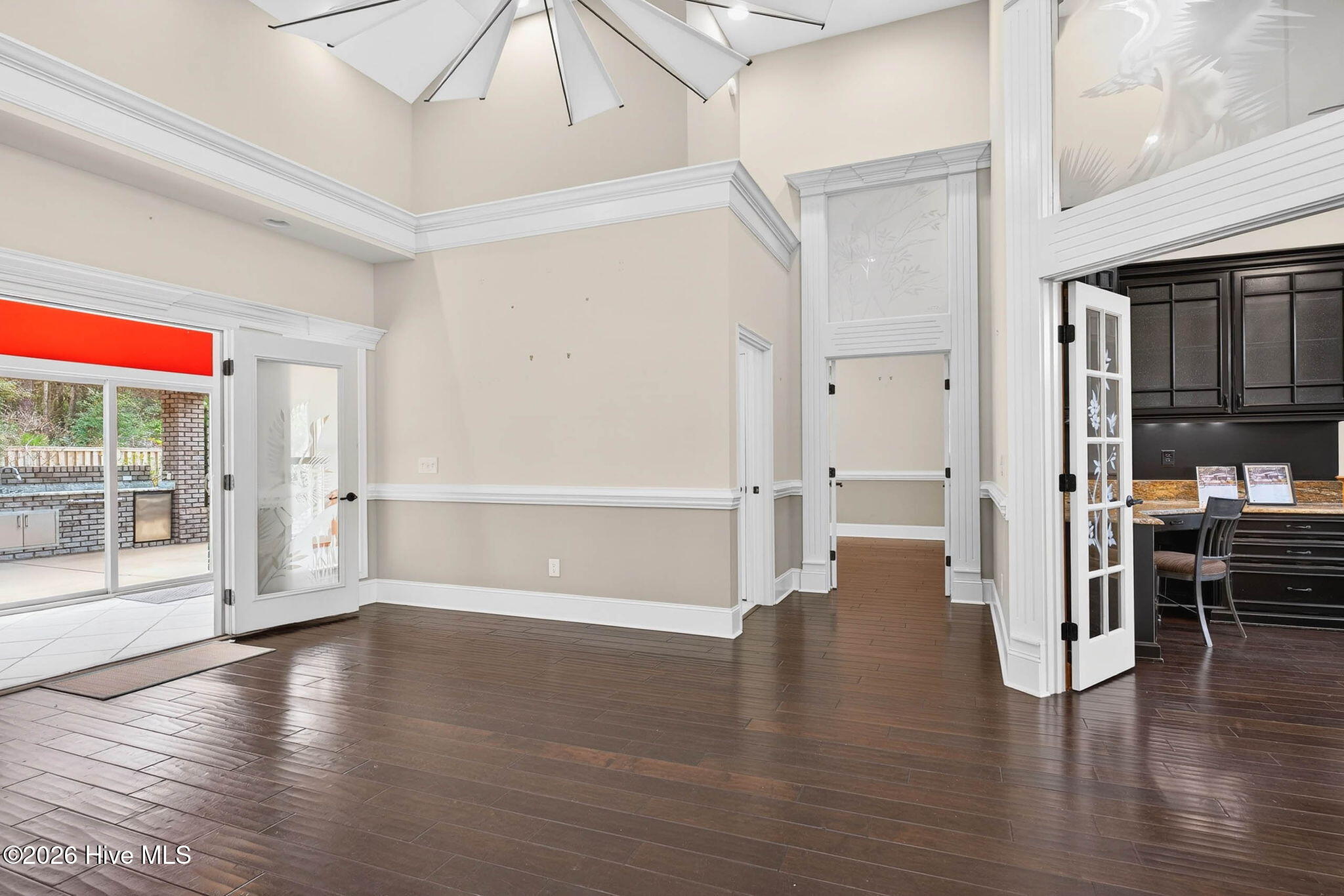 100560240 | Photo 12