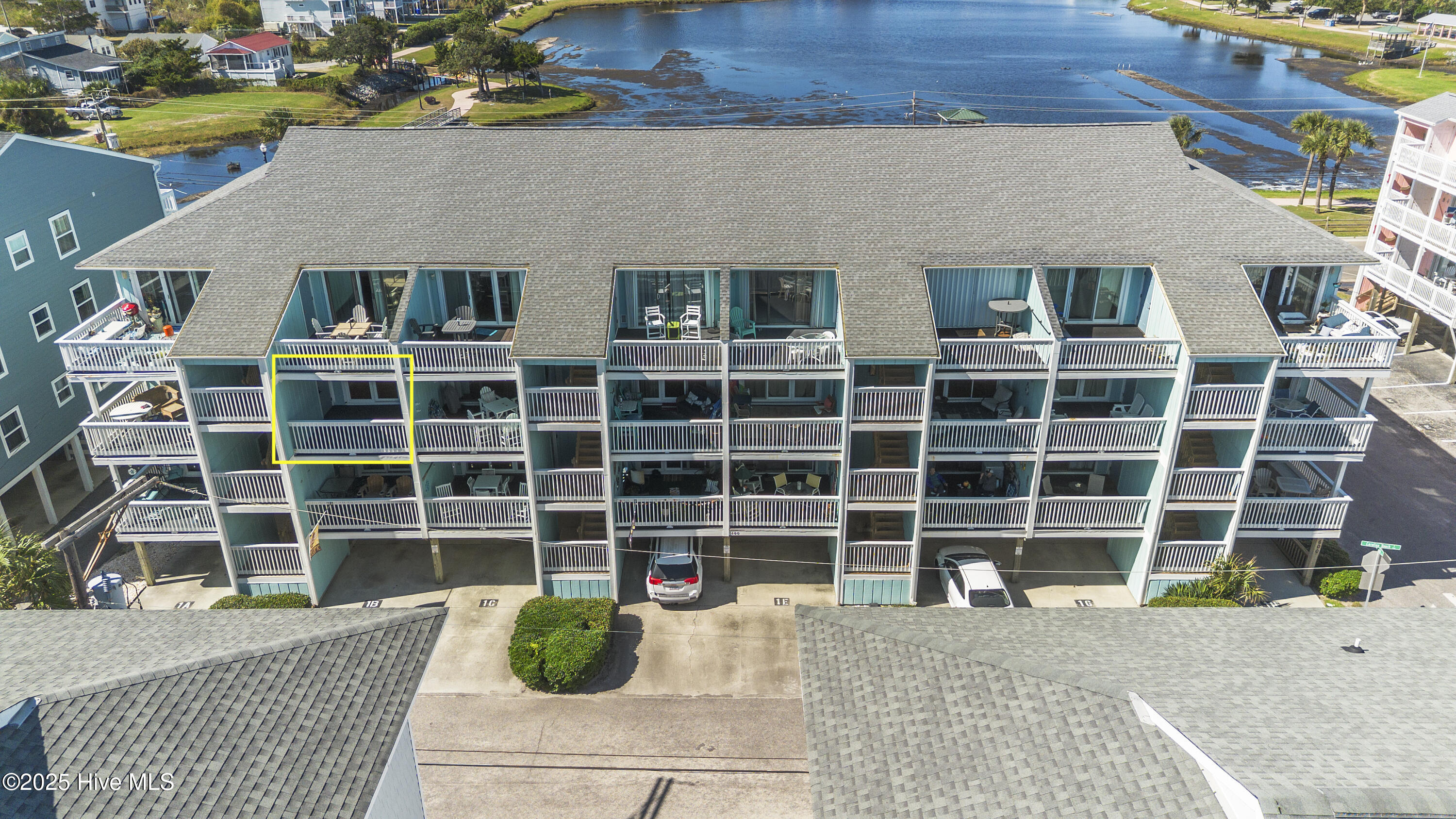 100537895 | Photo 28