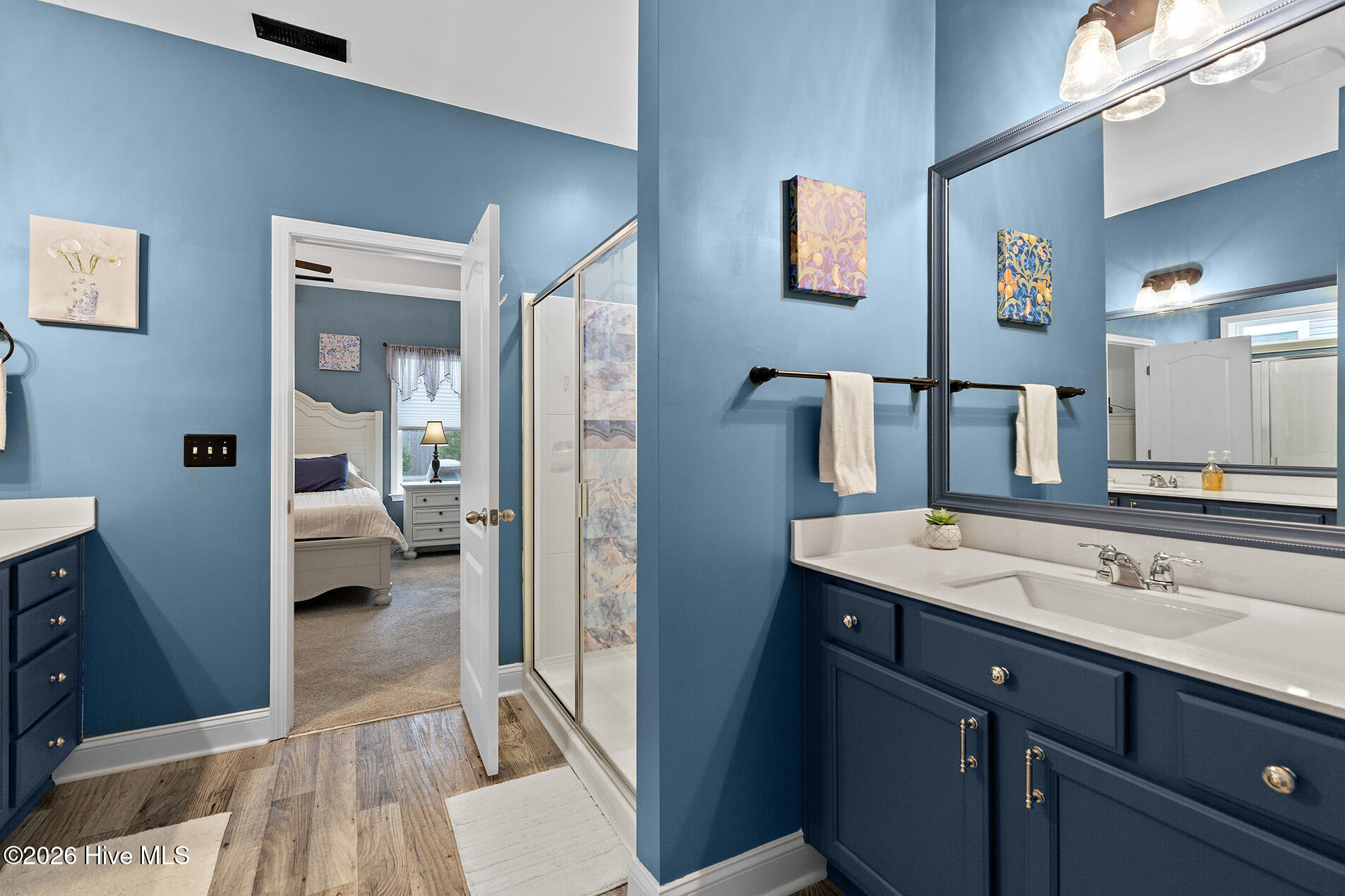 100549567 | Photo 24