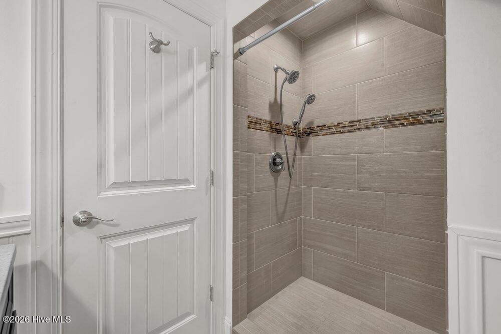 100558547 | Photo 42